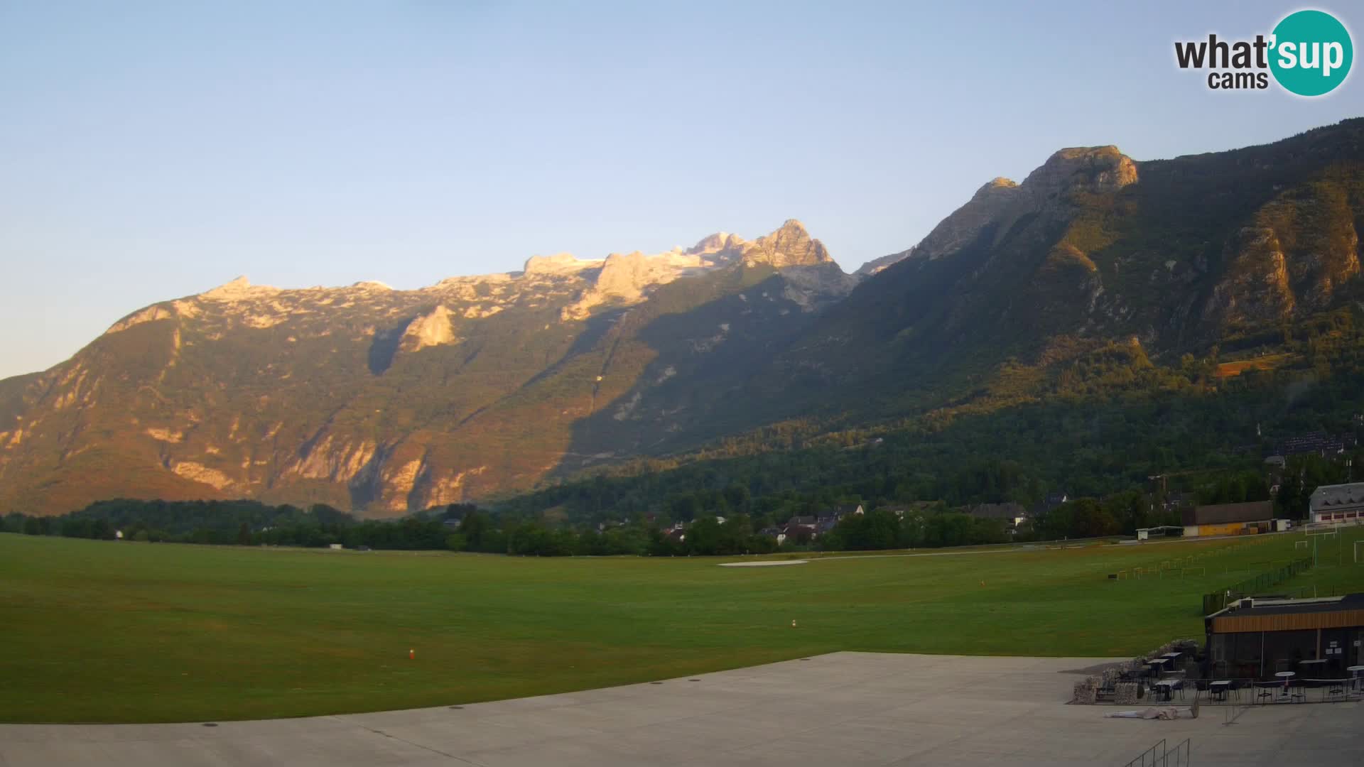 Cámara web en vivo Aeropuerto de Bovec – Vista a Kanin