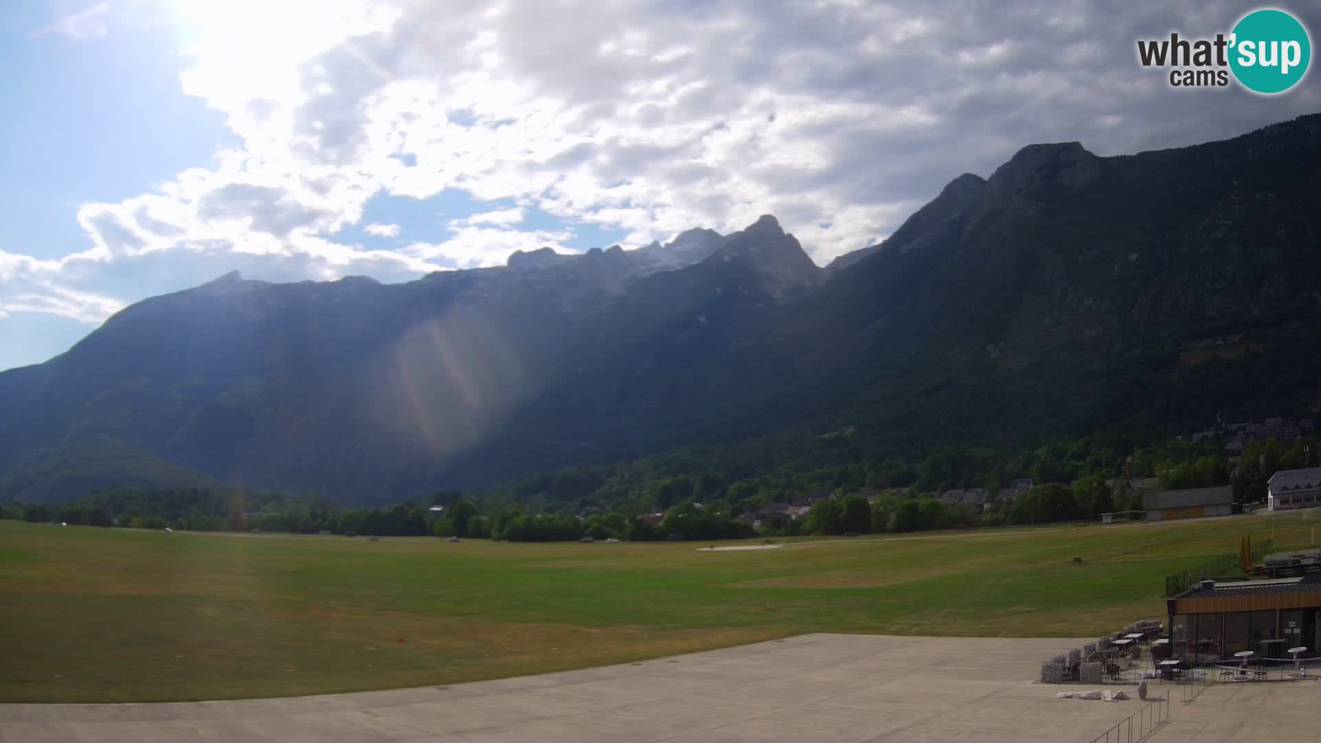 Cámara web en vivo Aeropuerto de Bovec – Vista a Kanin