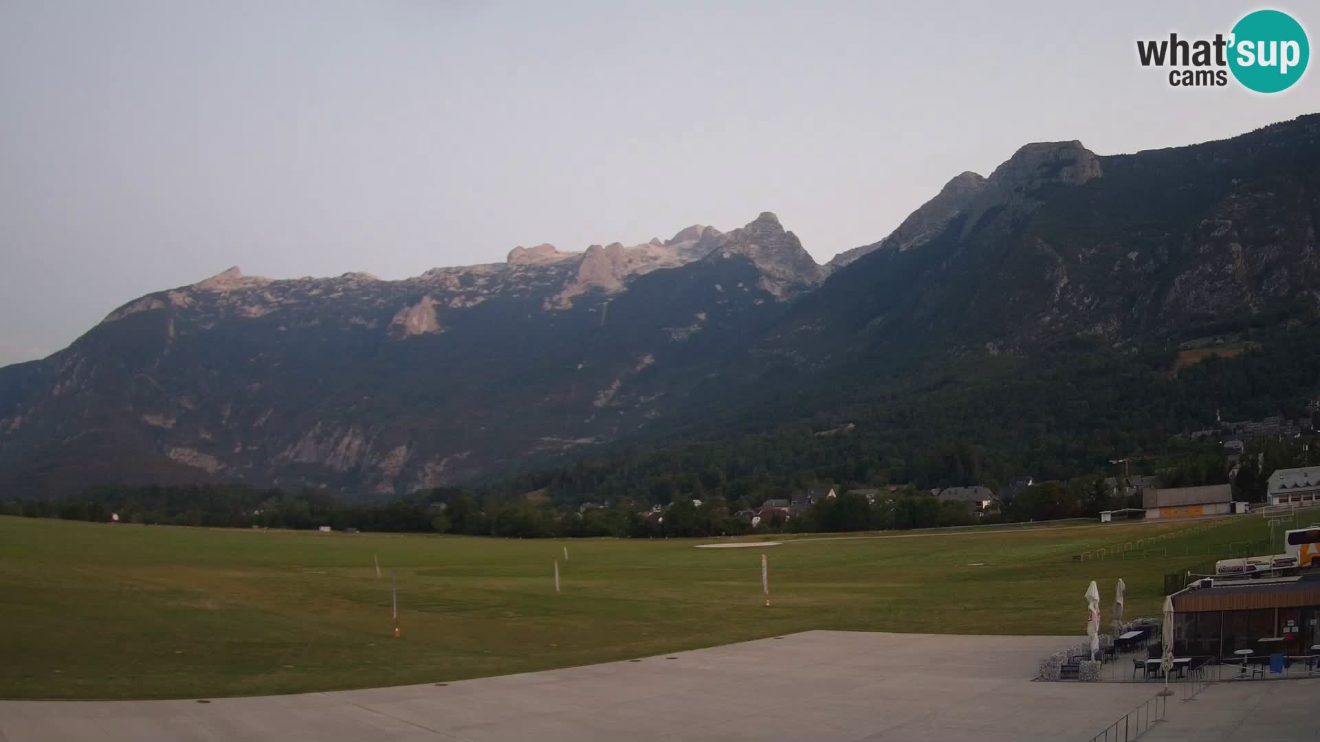 Cámara web en vivo Aeropuerto de Bovec – Vista a Kanin