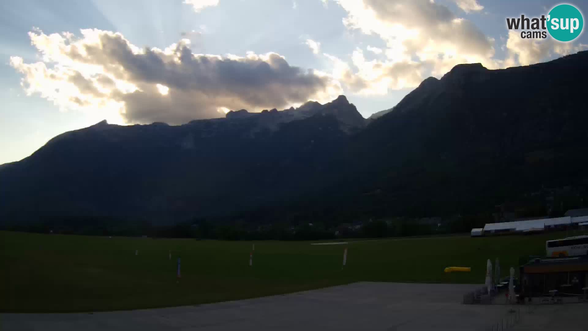 Webcam en direct Aéroport de Bovec – Vue sur Kanin