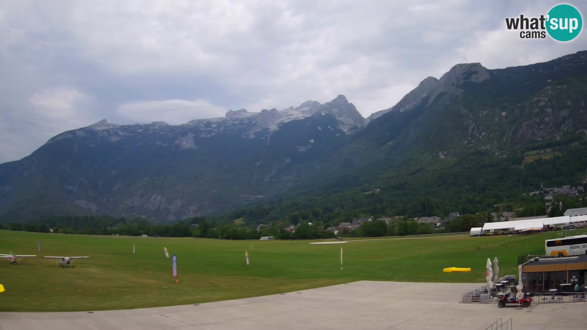 Web kamera uživo Zračna luka Bovec – Pogled na Kanin