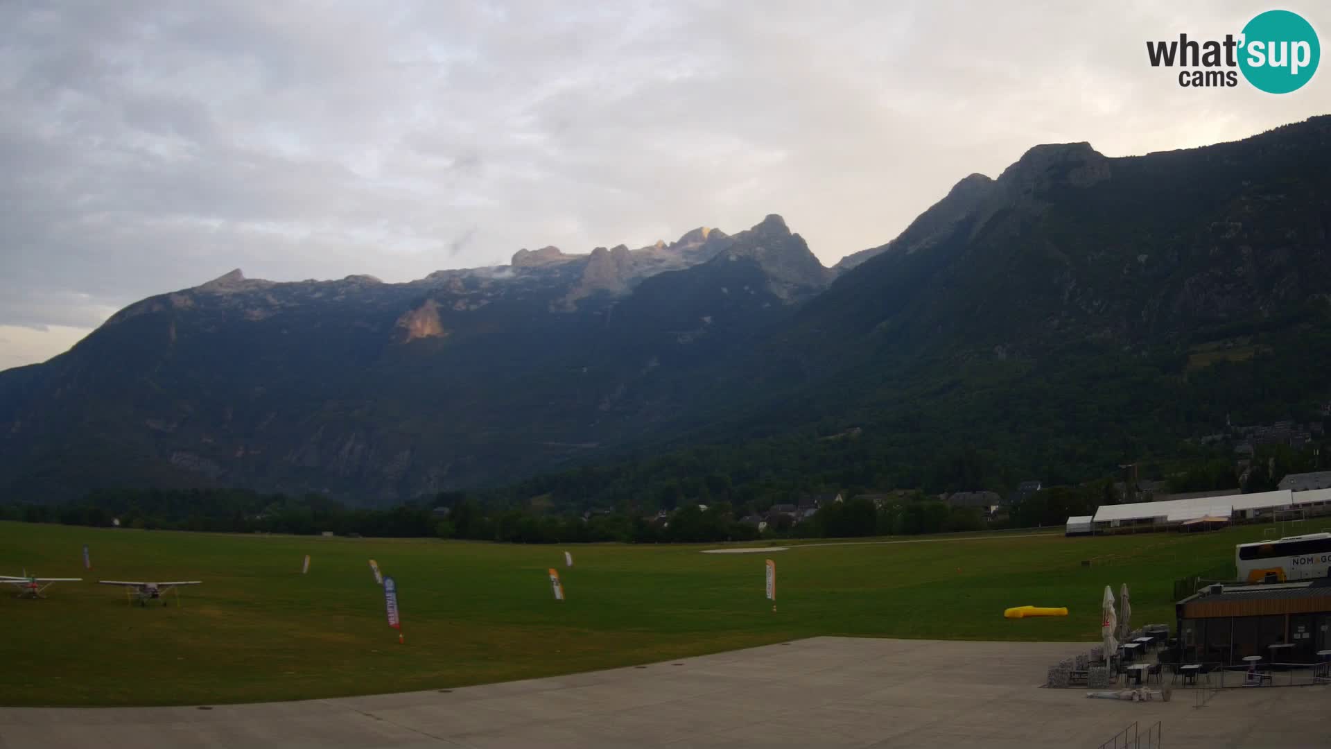 Webcam en direct Aéroport de Bovec – Vue sur Kanin