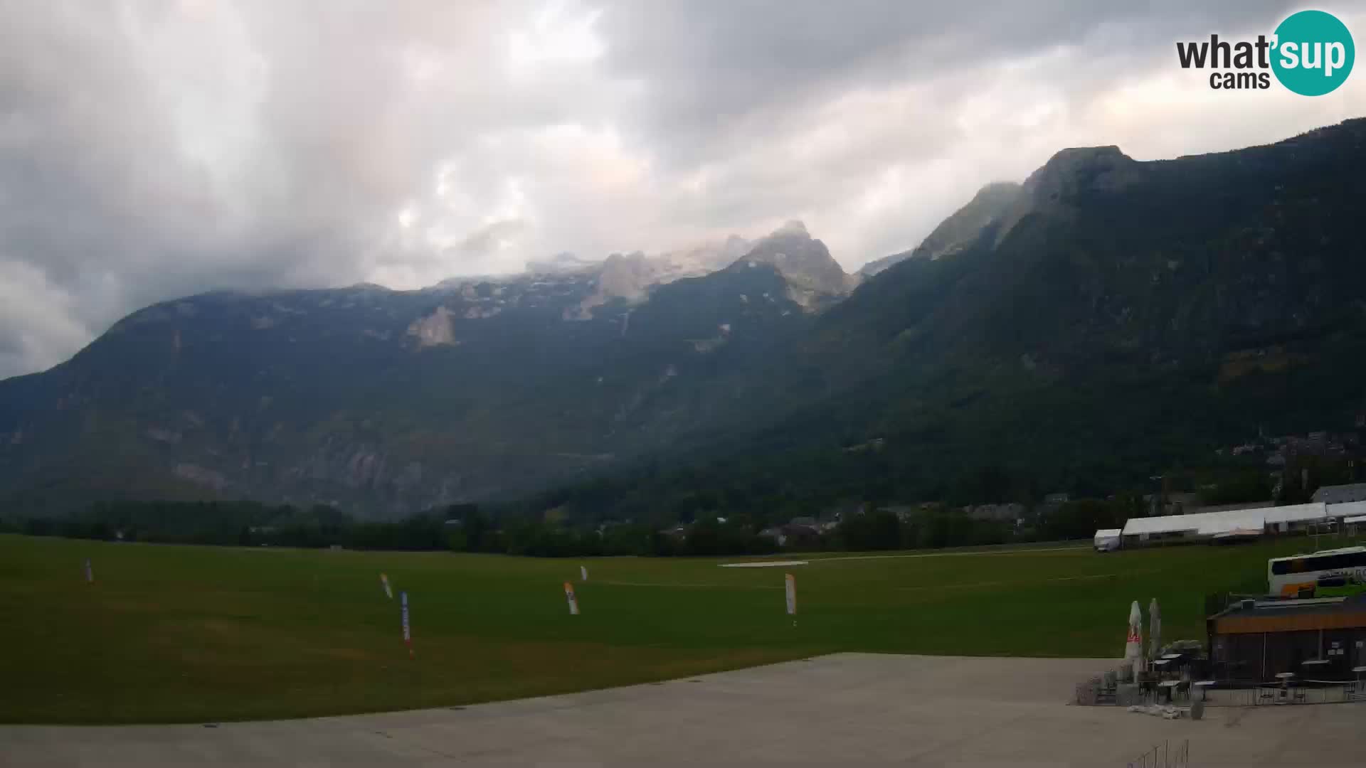 Web kamera uživo Zračna luka Bovec – Pogled na Kanin
