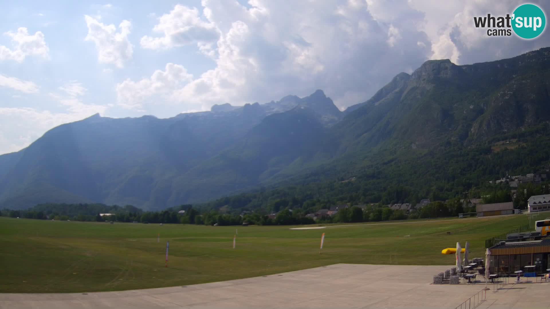 Cámara web en vivo Aeropuerto de Bovec – Vista a Kanin