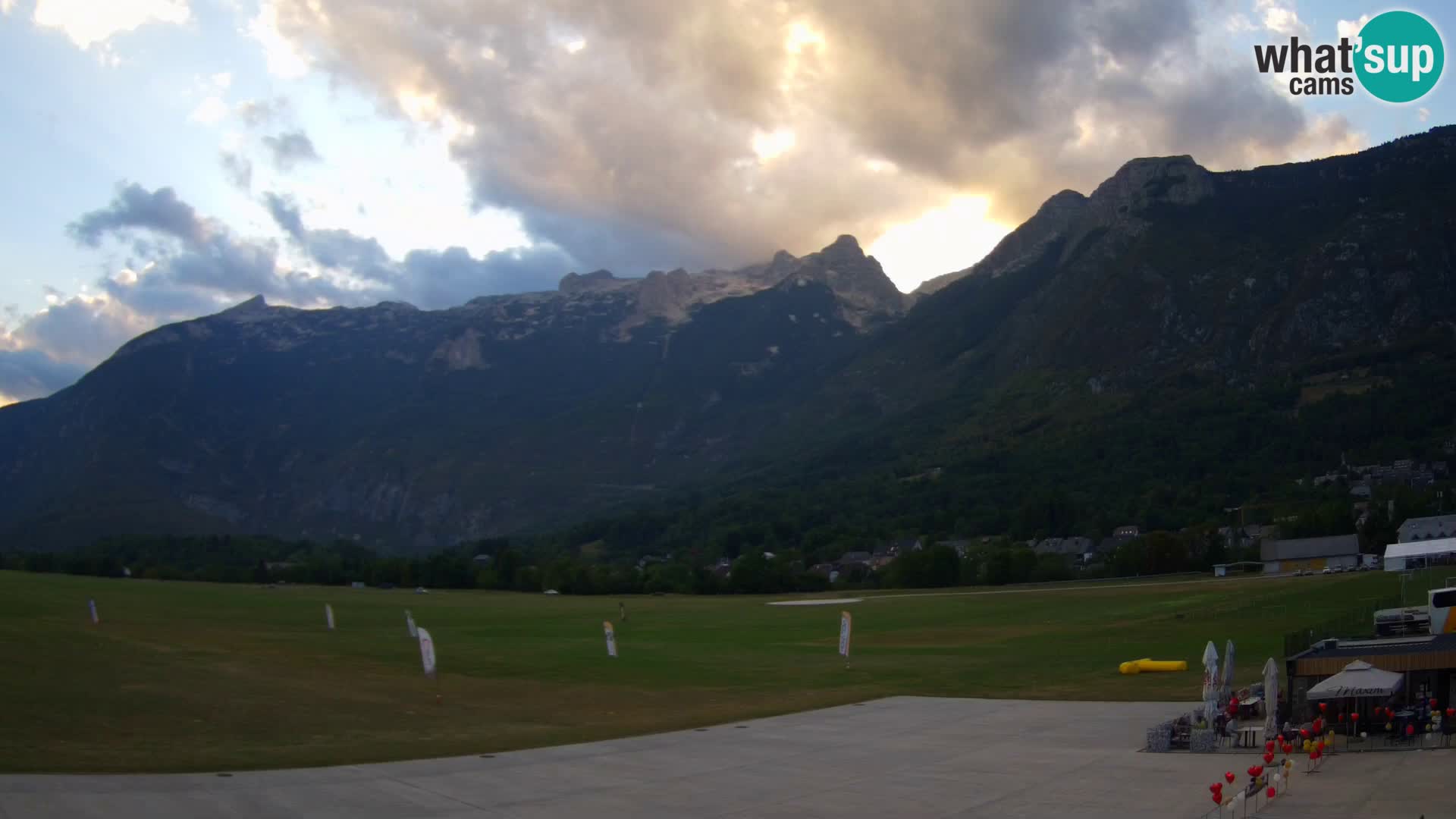 Webcam en direct Aéroport de Bovec – Vue sur Kanin