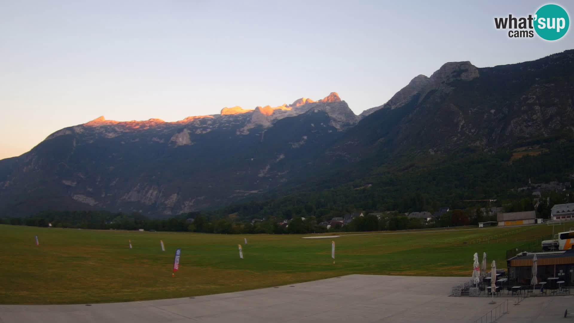 Cámara web en vivo Aeropuerto de Bovec – Vista a Kanin