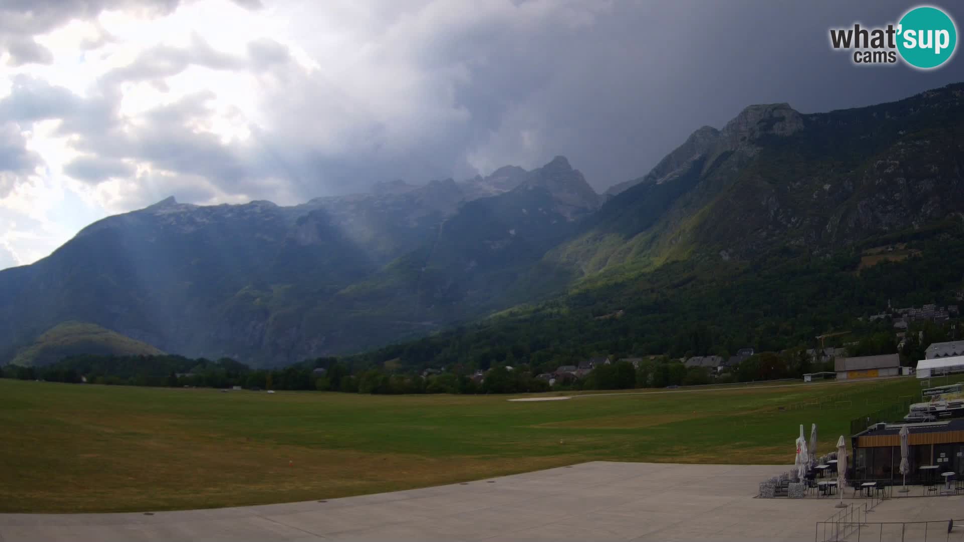 Webcam en direct Aéroport de Bovec – Vue sur Kanin