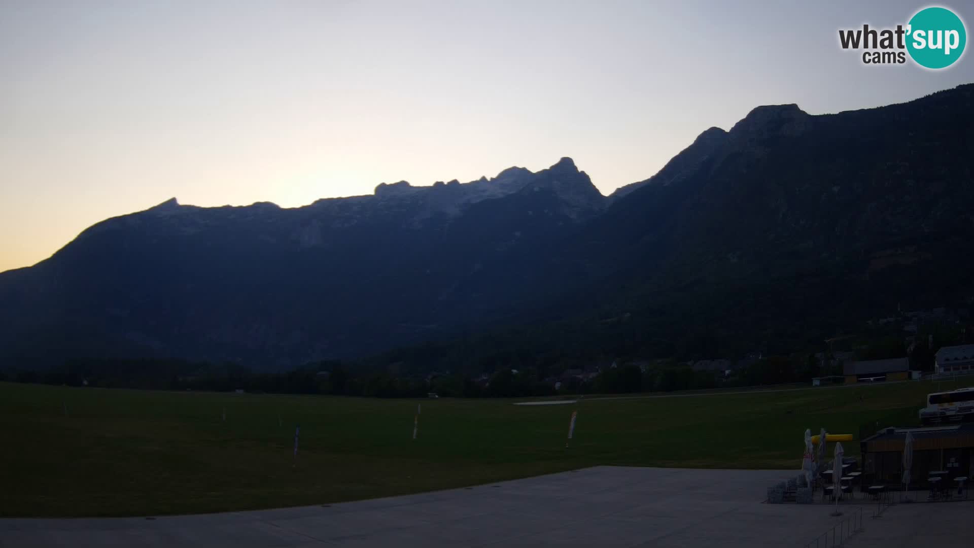Live webcam Bovec airport – View to Kanin