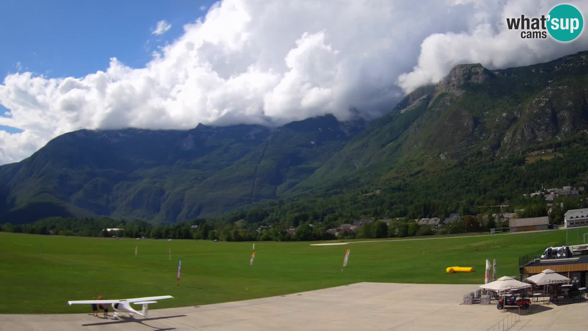 Live webcam Bovec airport – View to Kanin