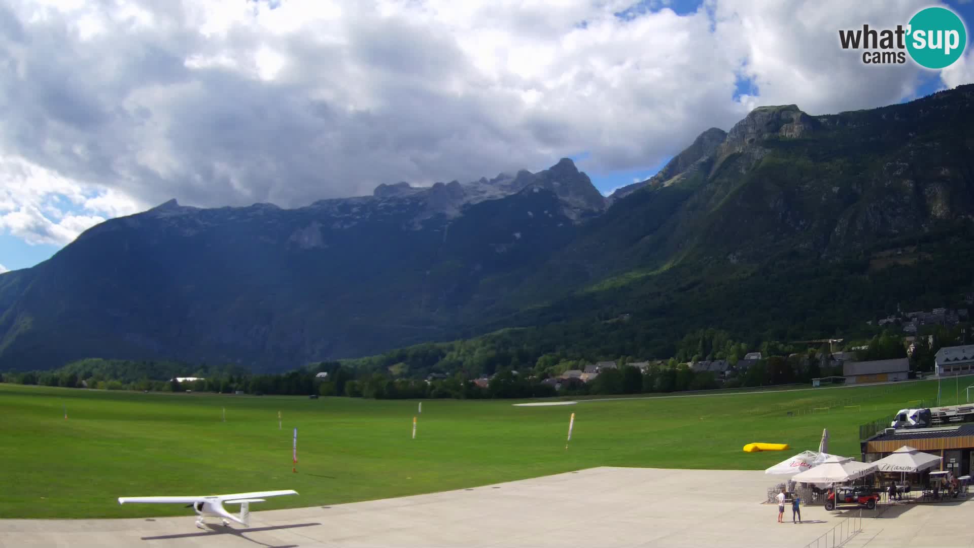 Live webcam Bovec airport – View to Kanin