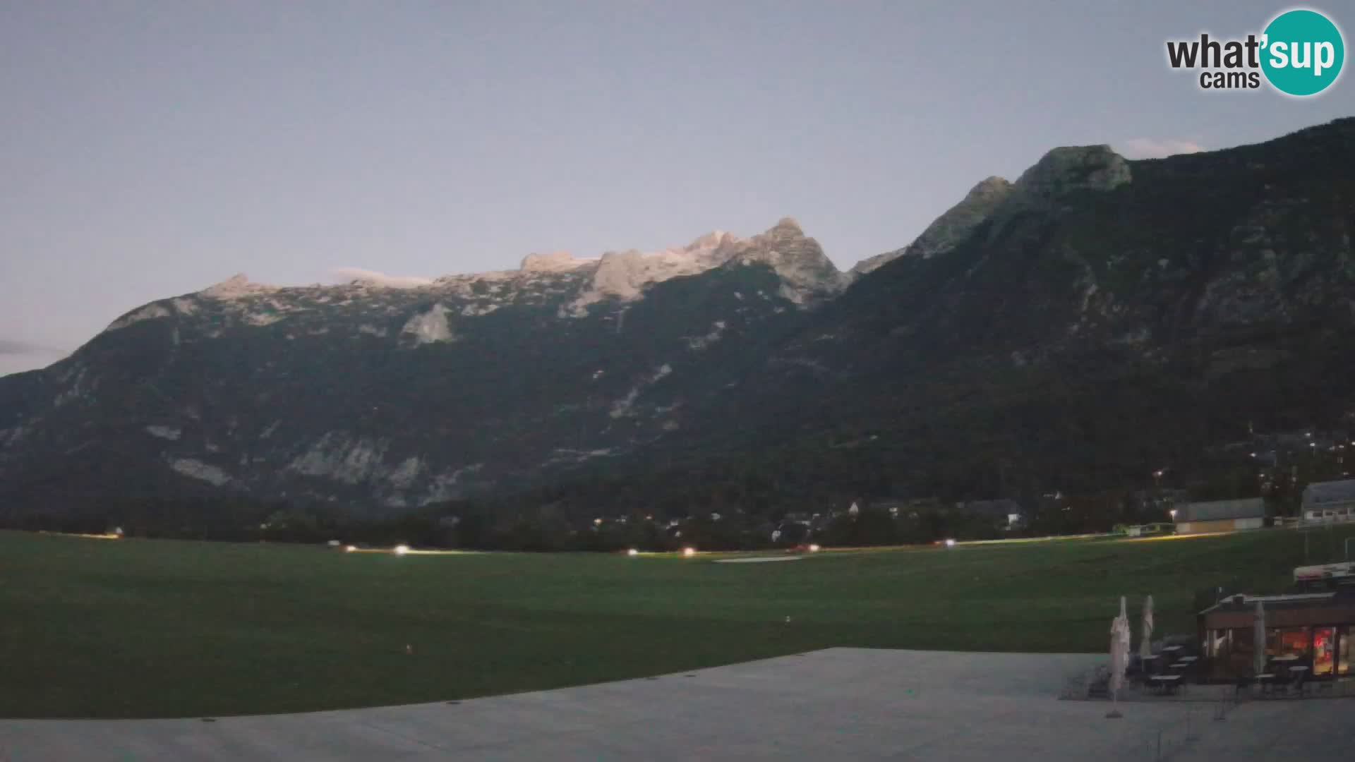 Web kamera uživo Zračna luka Bovec – Pogled na Kanin