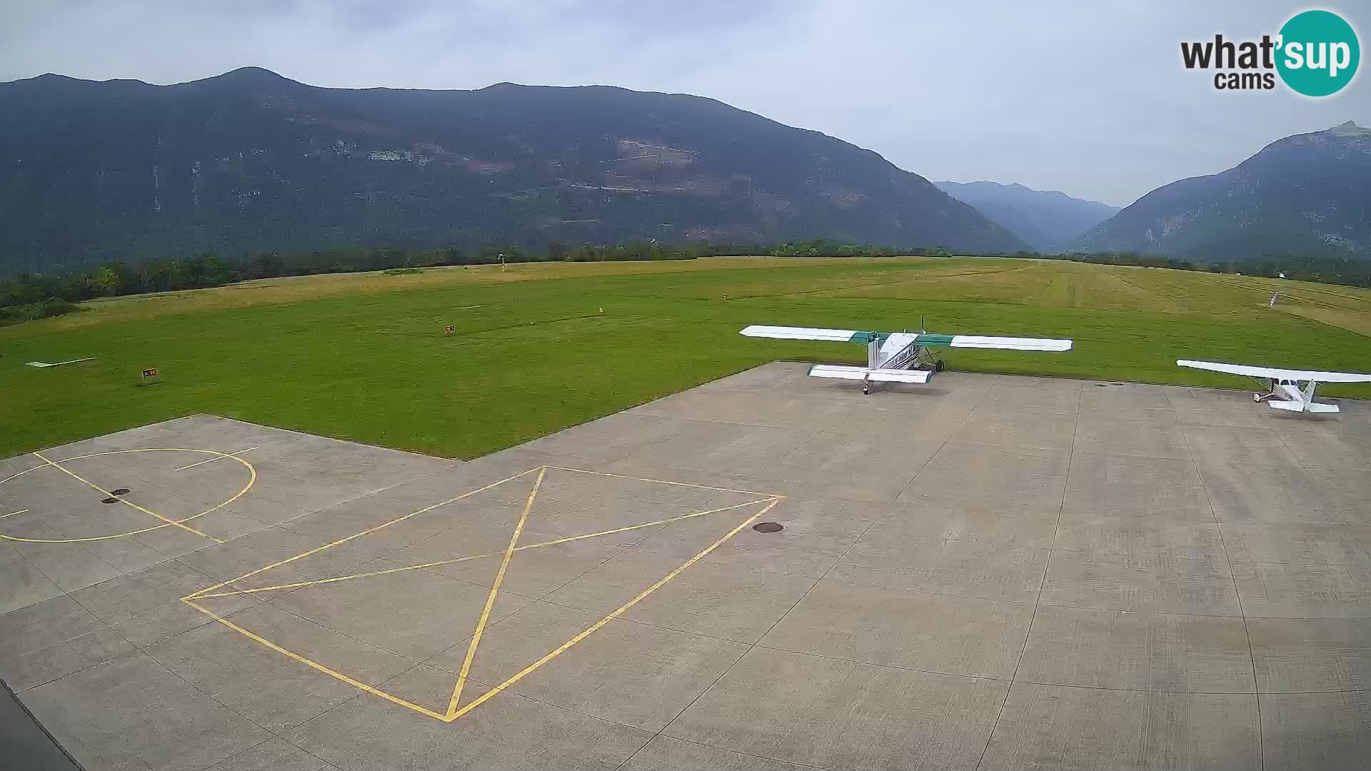 Webcam aereoporto di Bovec (Plezzo) – Vista verso il Kanin