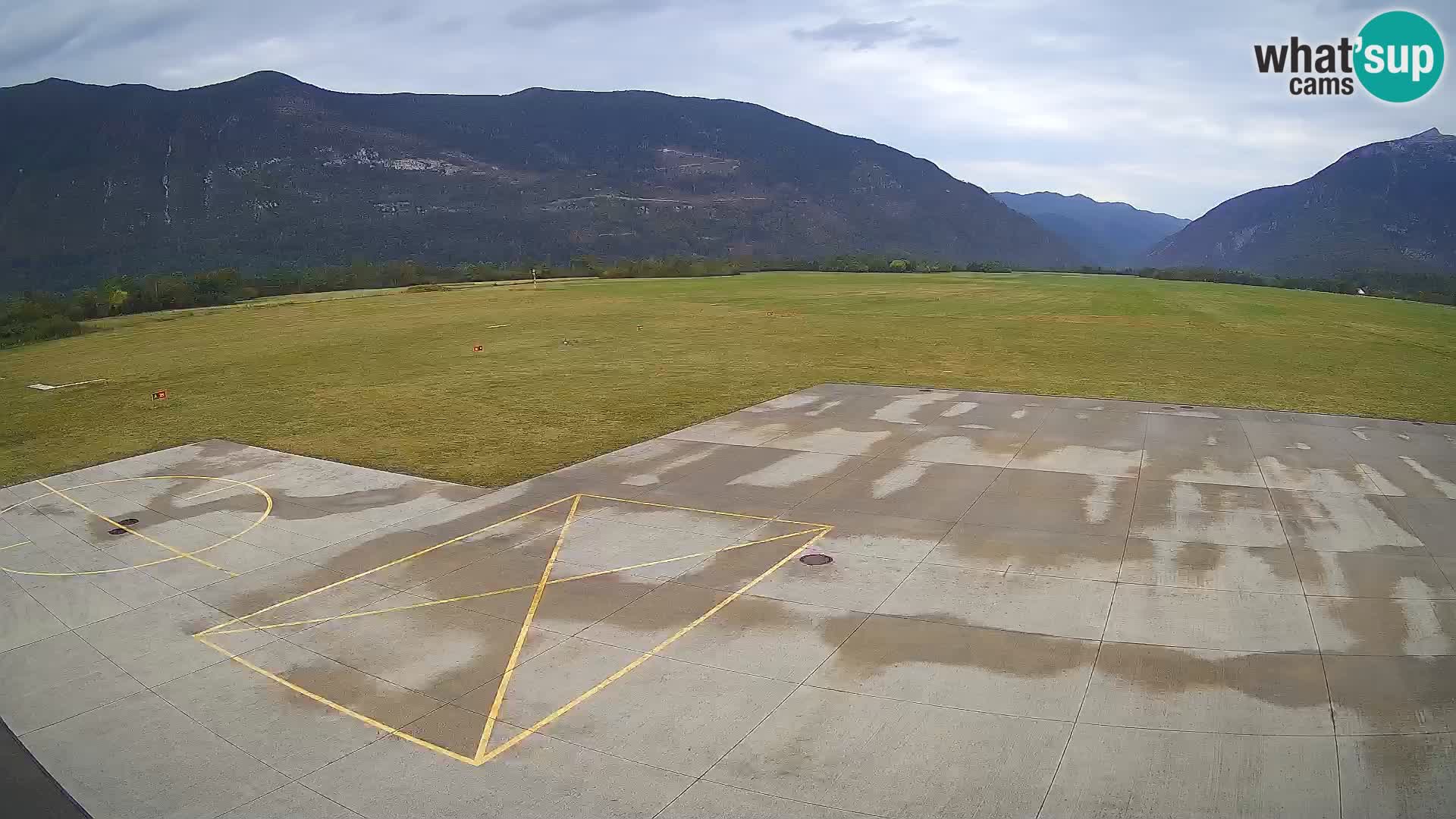 Bovec spletna kamera letališče – Skydive Bovec