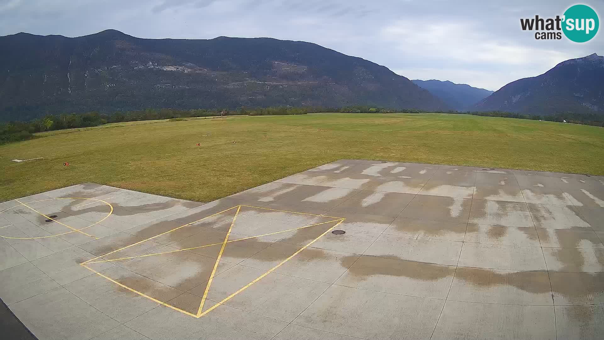 Web kamera zračne luke Bovec – Skydive Bovec