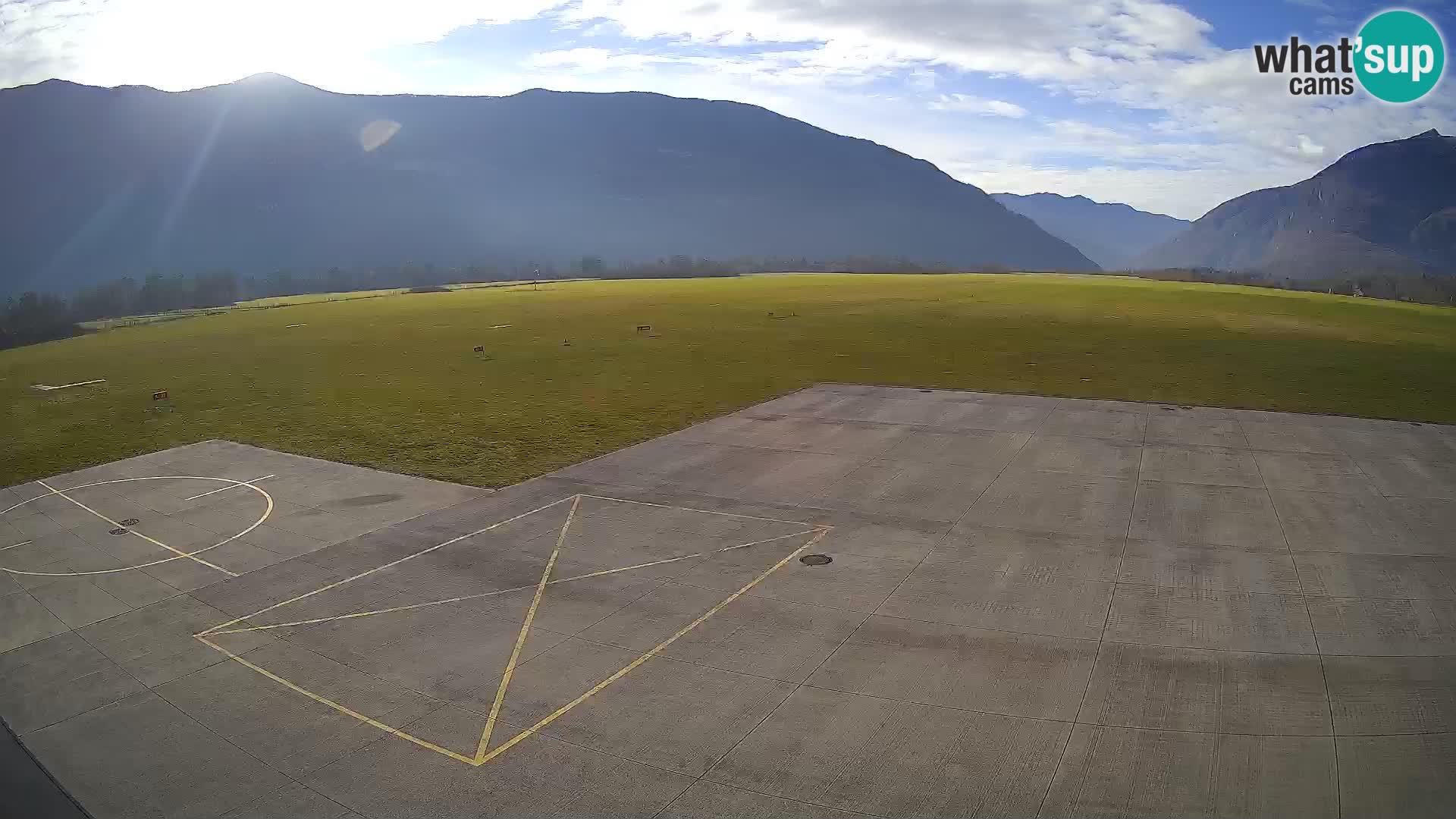 Bovec spletna kamera letališče – Skydive Bovec