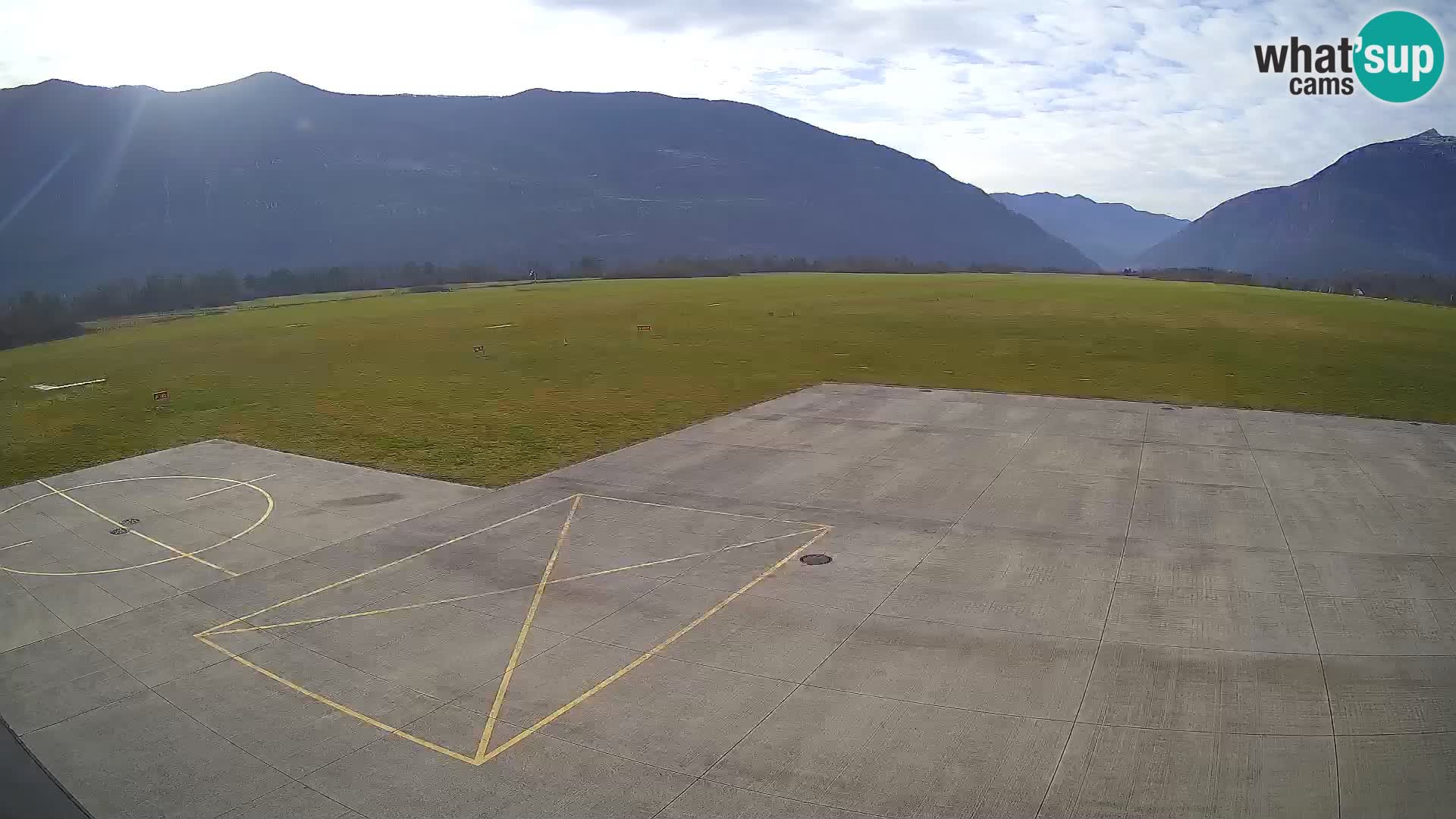 Bovec spletna kamera letališče – Skydive Bovec