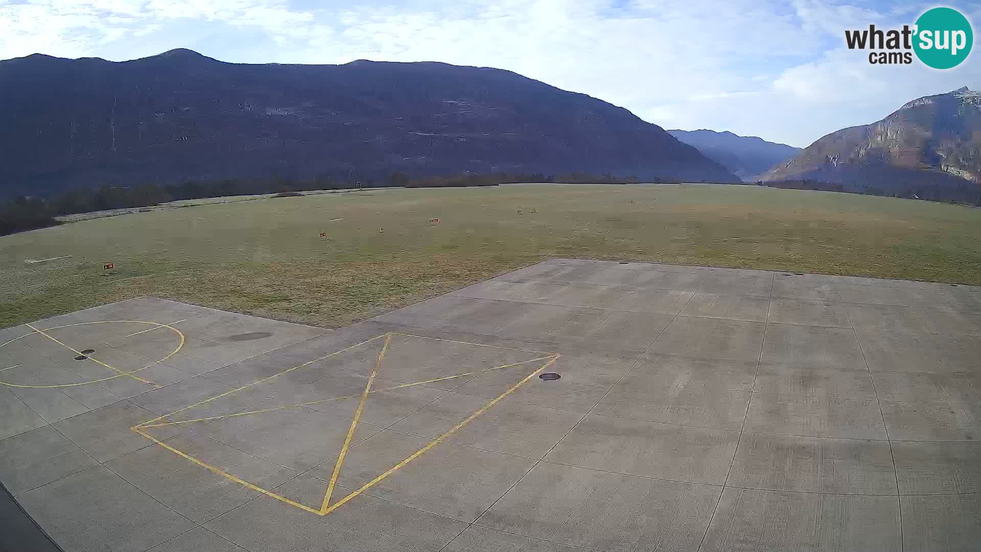 Bovec spletna kamera letališče – Skydive Bovec