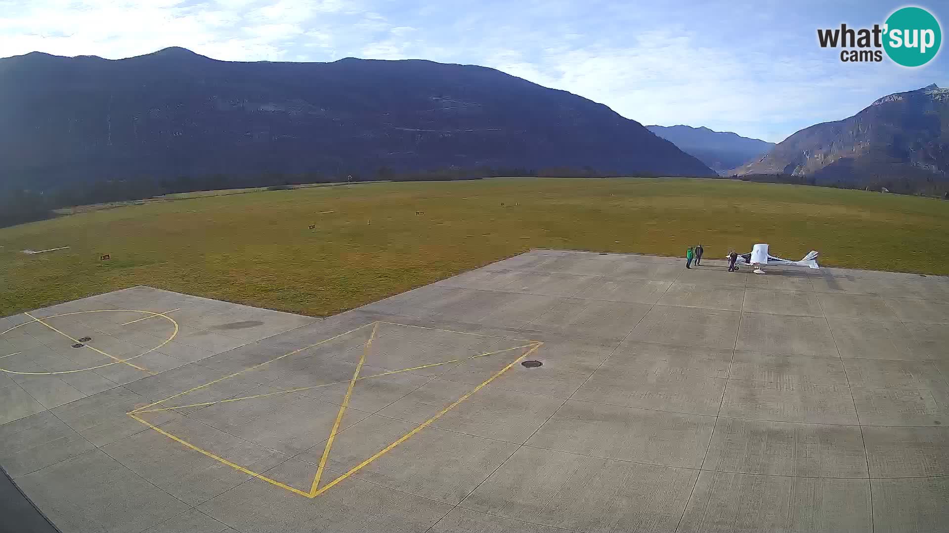 Bovec spletna kamera letališče – Skydive Bovec