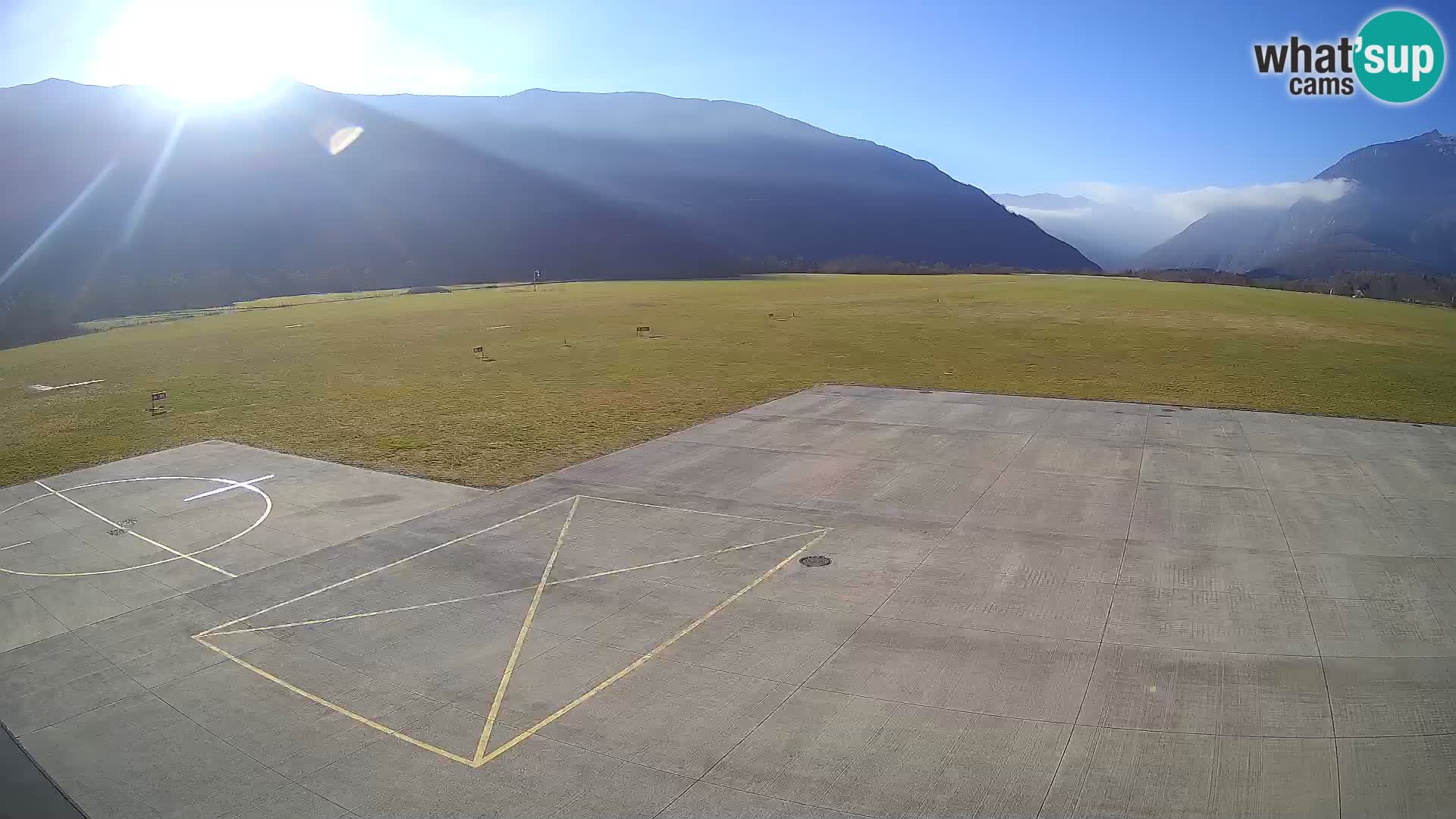 Bovec spletna kamera letališče – Skydive Bovec