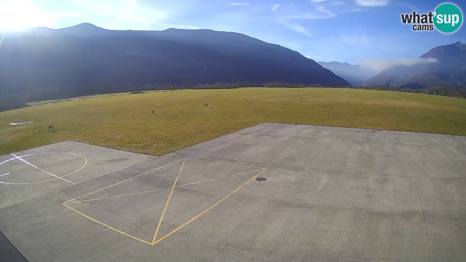 Bovec spletna kamera letališče – Skydive Bovec