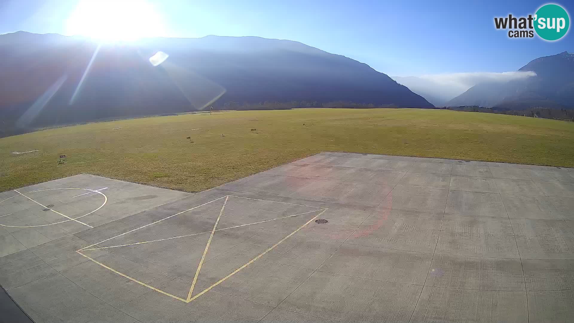 Bovec spletna kamera letališče – Skydive Bovec