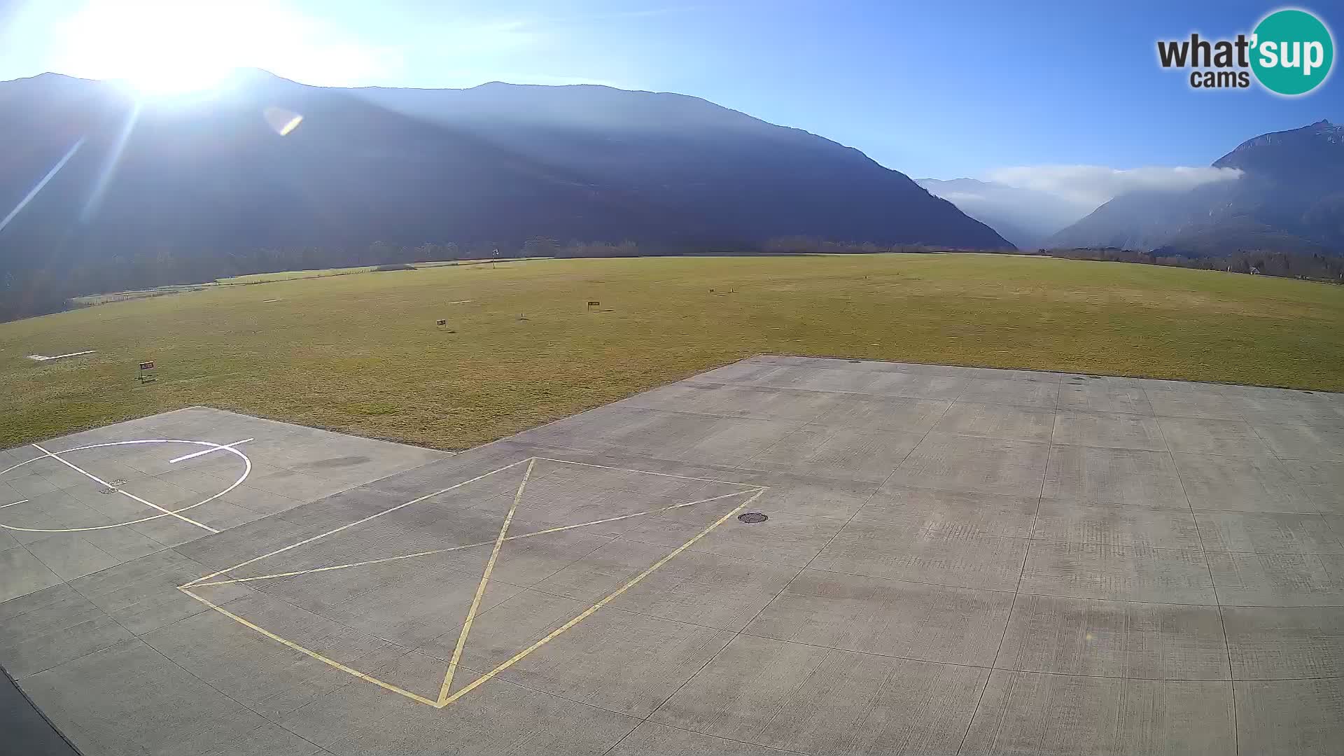 Bovec spletna kamera letališče – Skydive Bovec