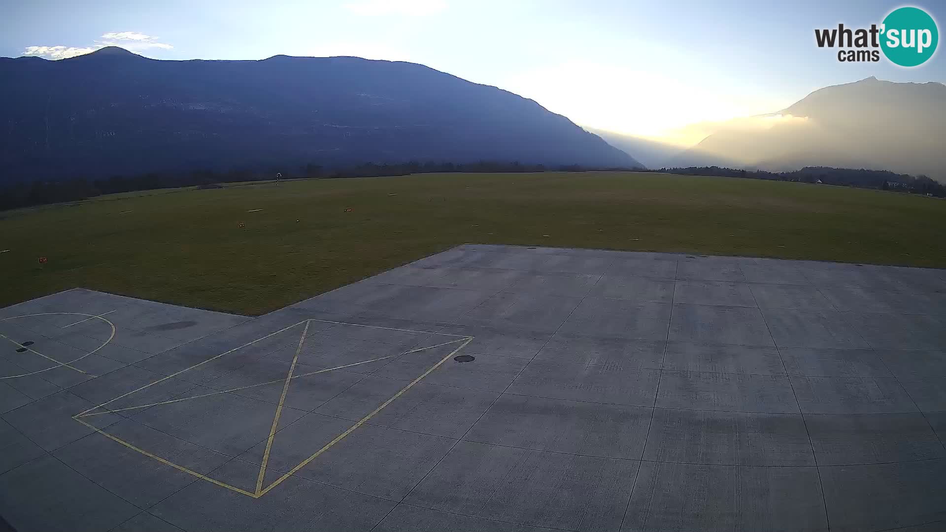 Bovec spletna kamera letališče – Skydive Bovec