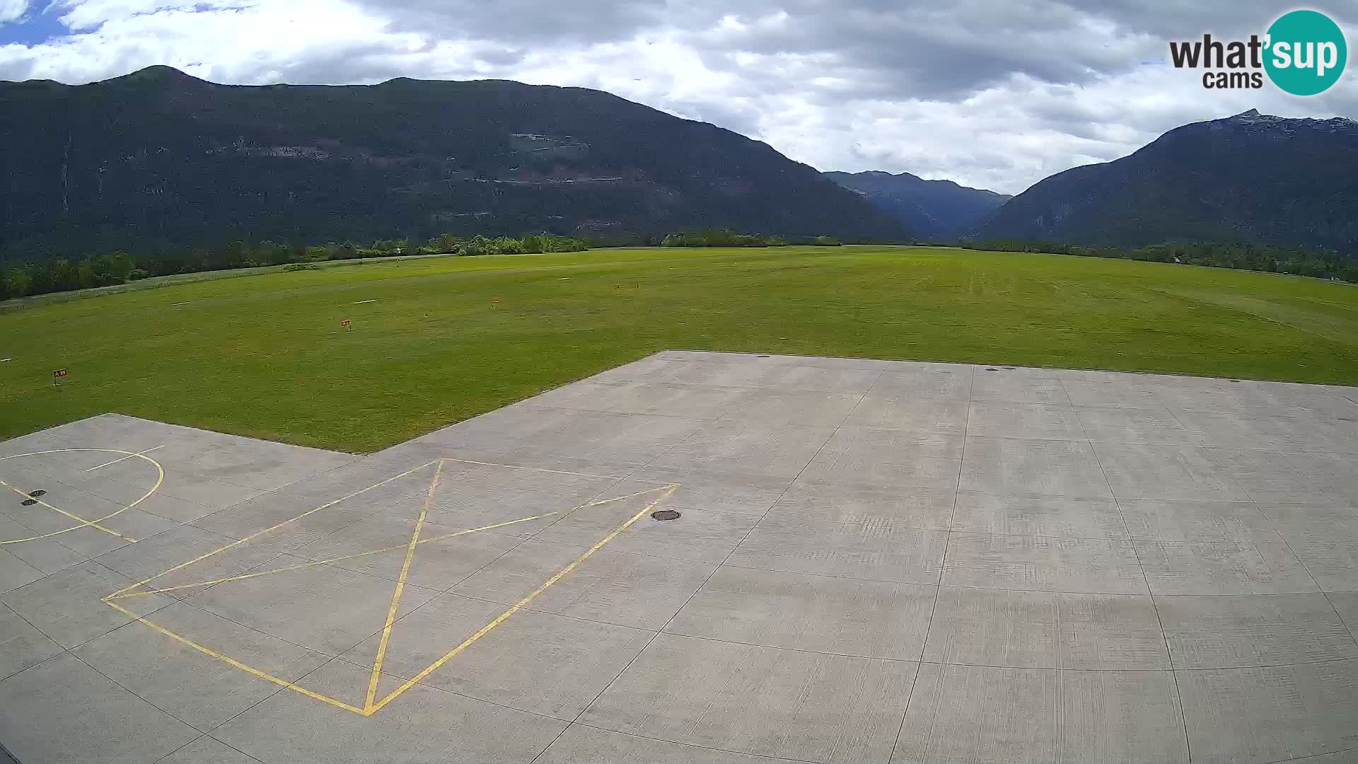 Bovec spletna kamera letališče – Skydive Bovec