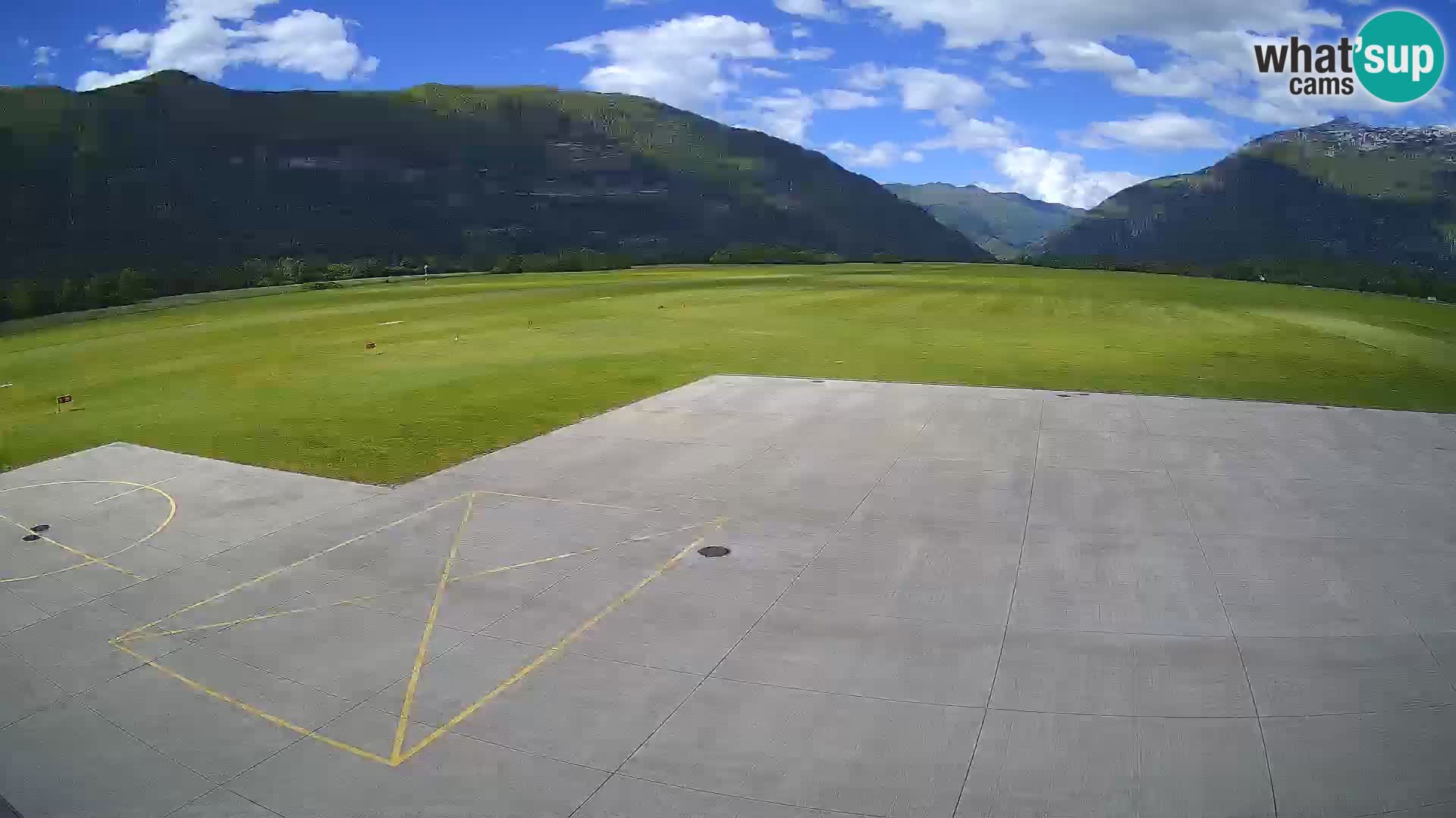 Webcam aereoporto di Bovec (Plezzo) – Vista verso il Kanin