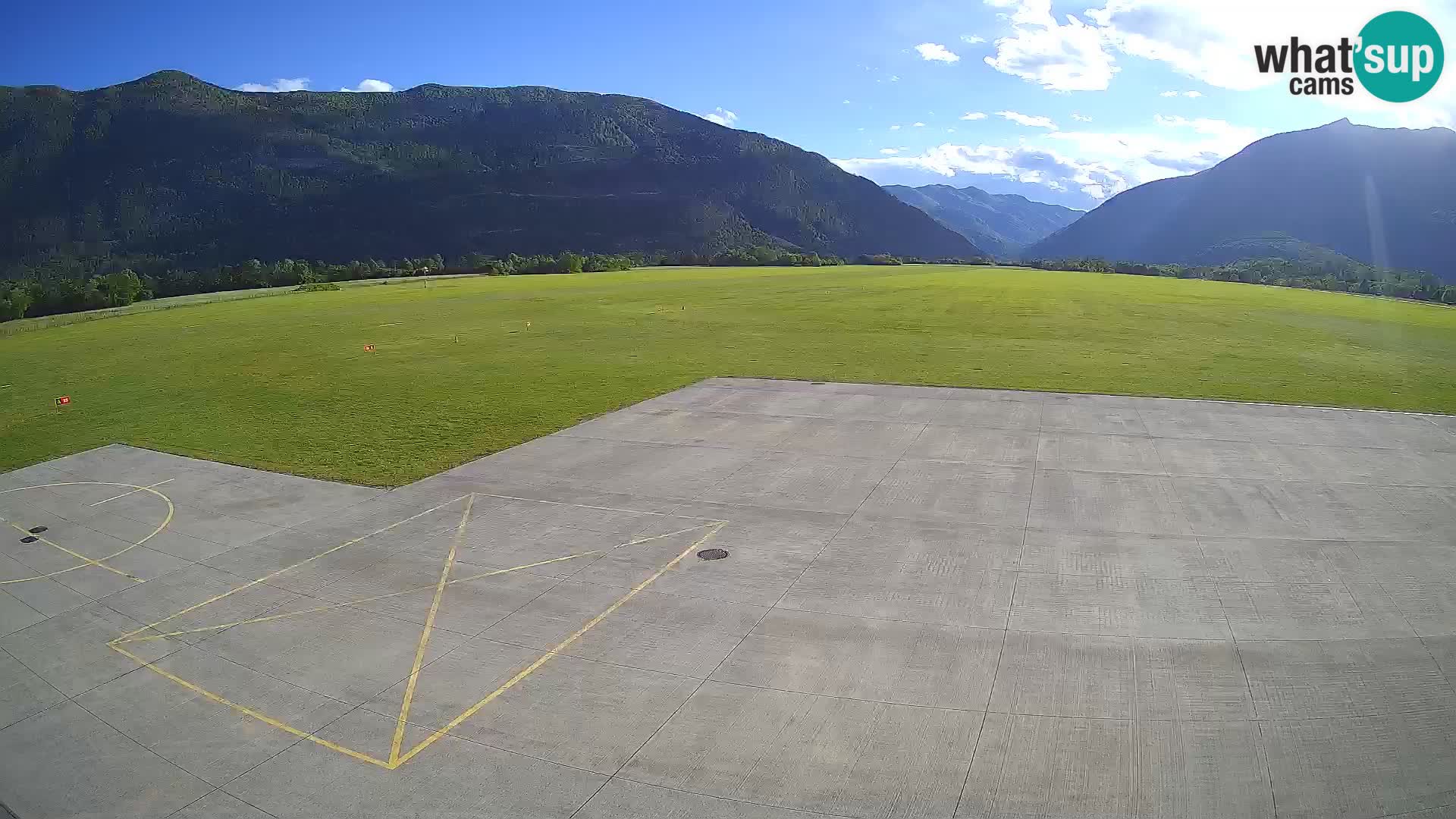 Bovec spletna kamera letališče – Skydive Bovec
