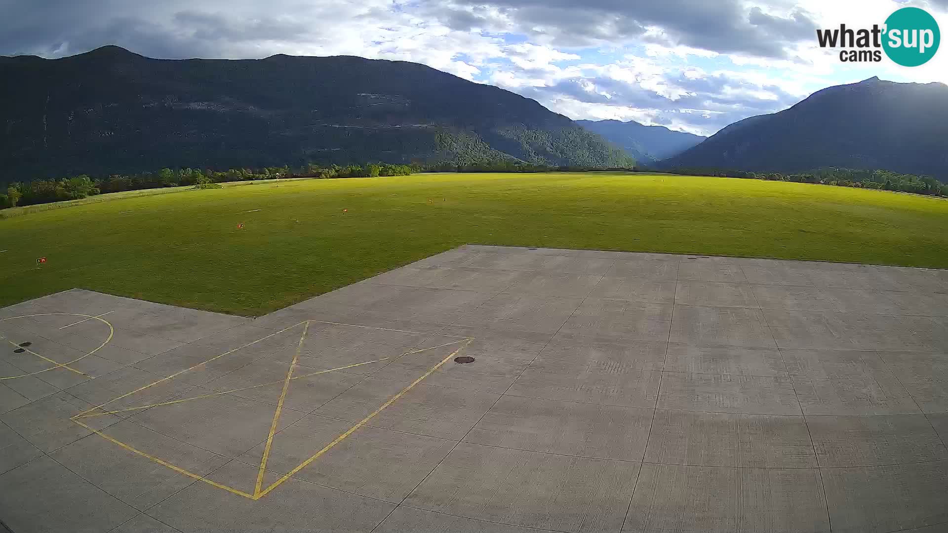 Cámara web del aeropuerto de Bovec – Skydive Bovec