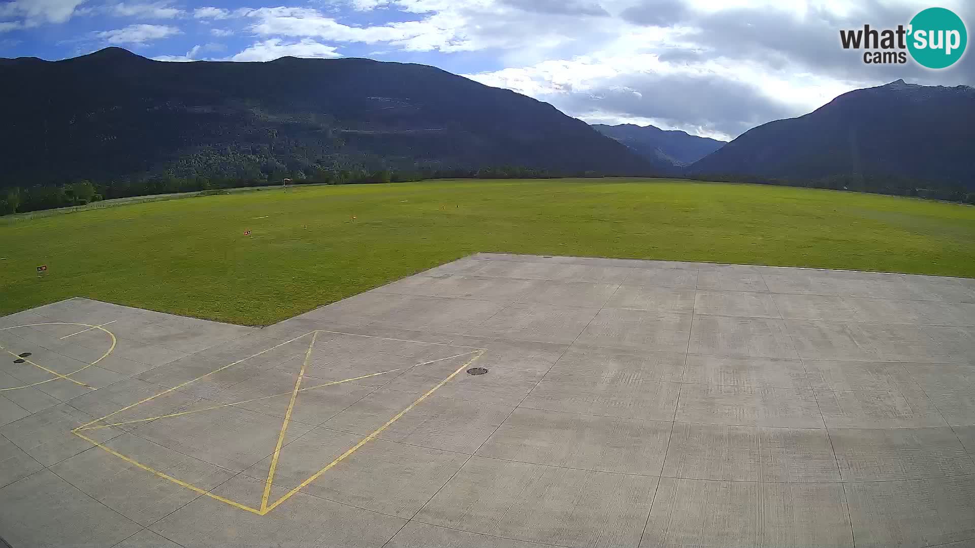 Bovec spletna kamera letališče – Skydive Bovec
