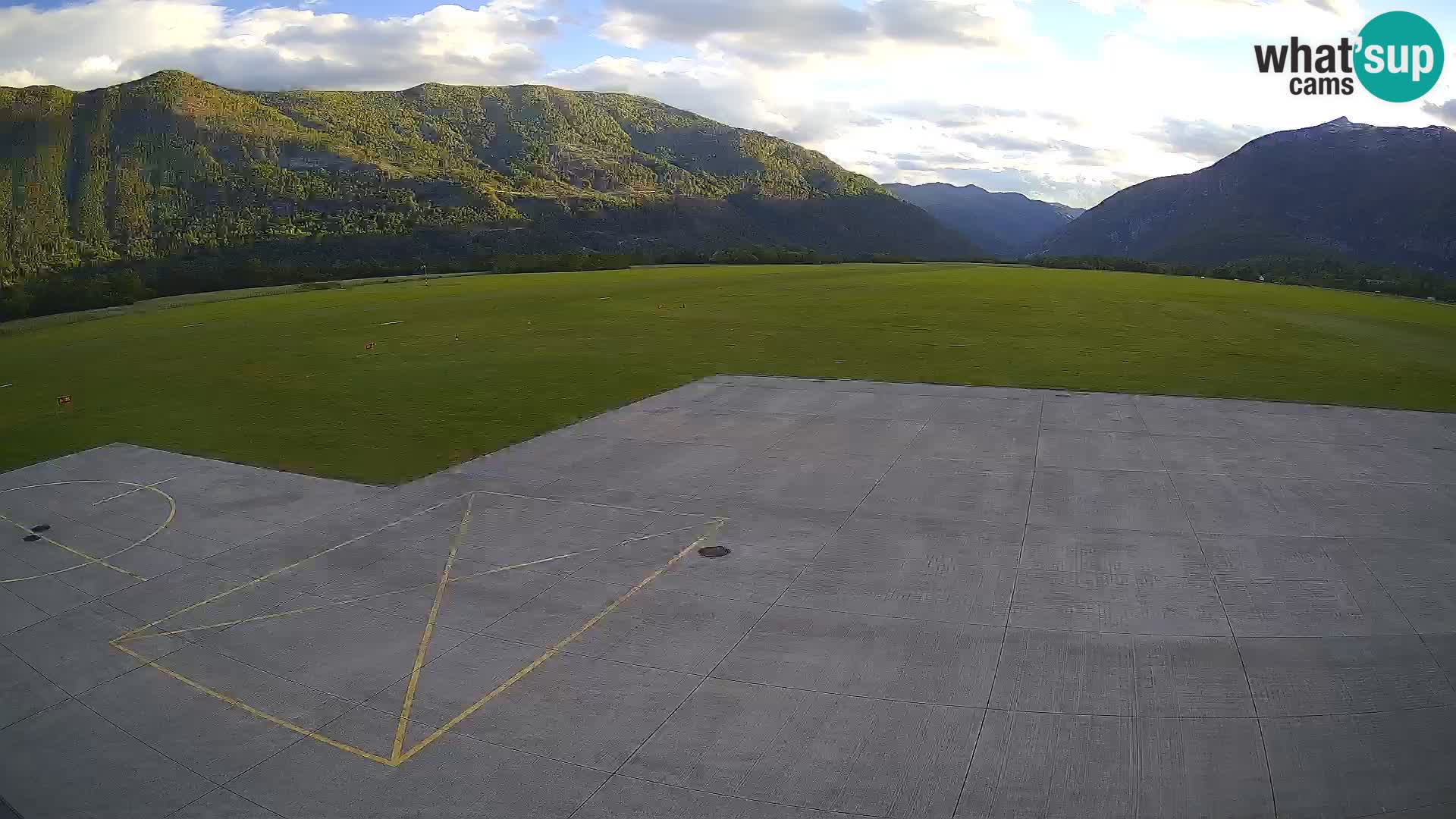 Web kamera zračne luke Bovec – Skydive Bovec