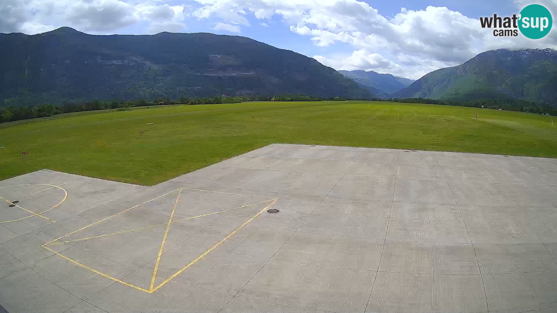 Webcam aereoporto di Bovec (Plezzo) – Vista verso il Kanin