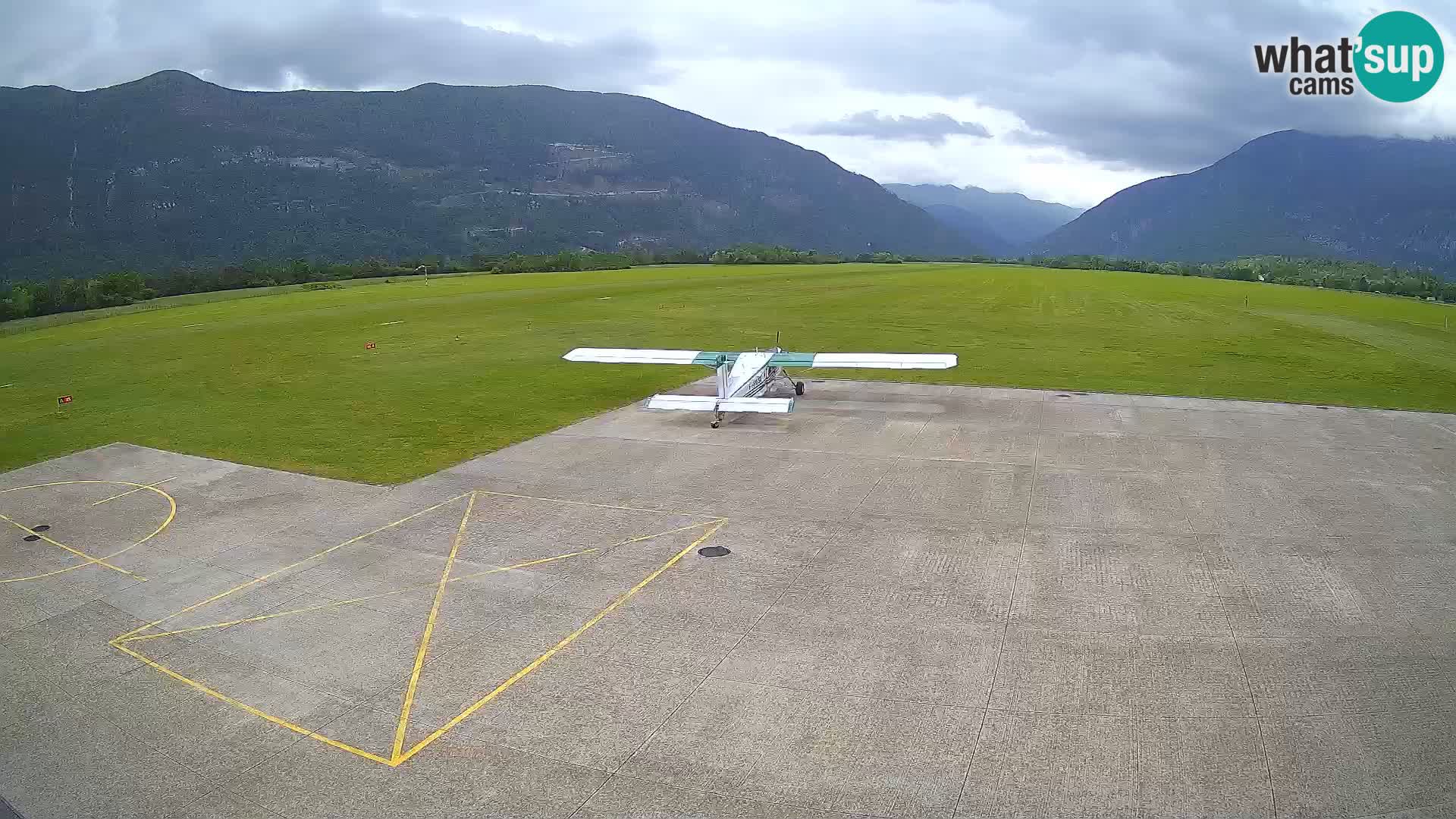 Bovec spletna kamera letališče – Skydive Bovec