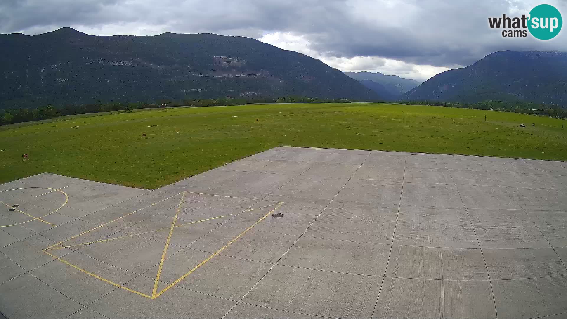 Bovec spletna kamera letališče – Skydive Bovec