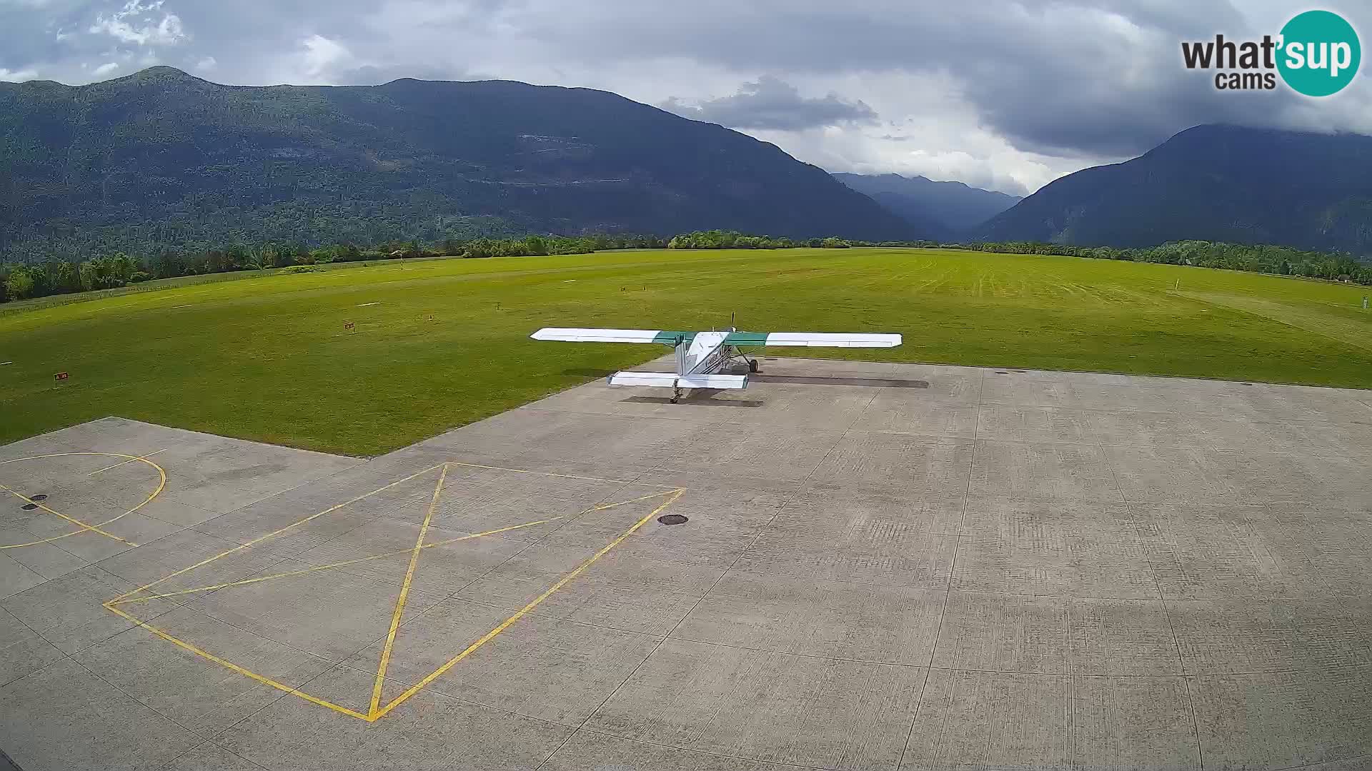 Bovec spletna kamera letališče – Skydive Bovec