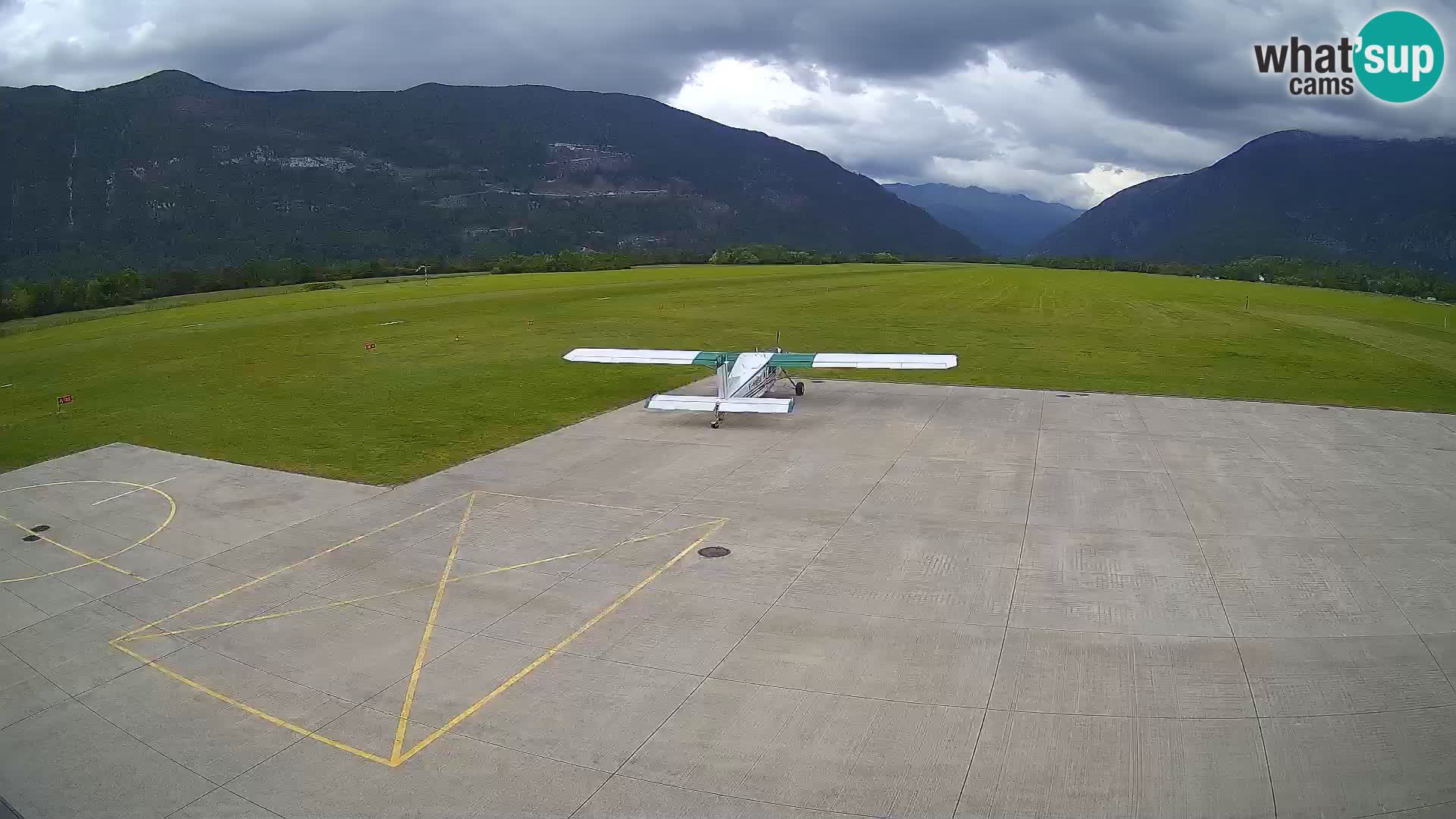 Web kamera zračne luke Bovec – Skydive Bovec
