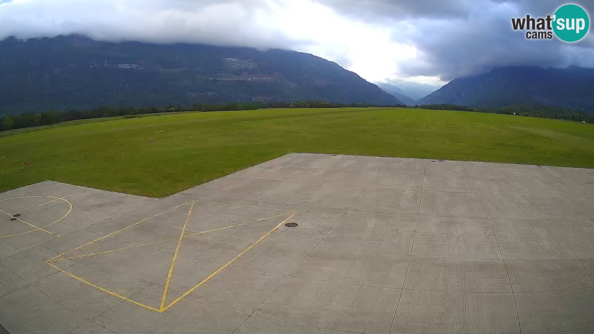 Bovec spletna kamera letališče – Skydive Bovec