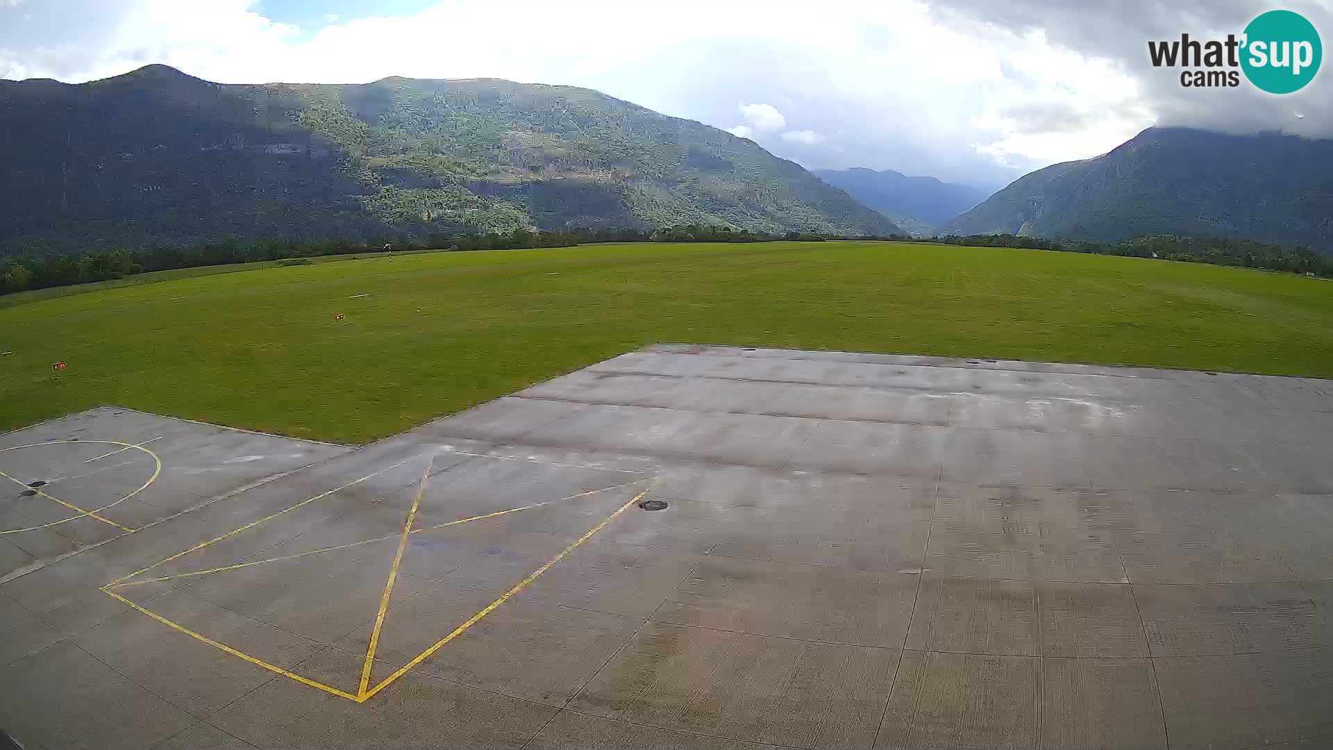 Bovec spletna kamera letališče – Skydive Bovec