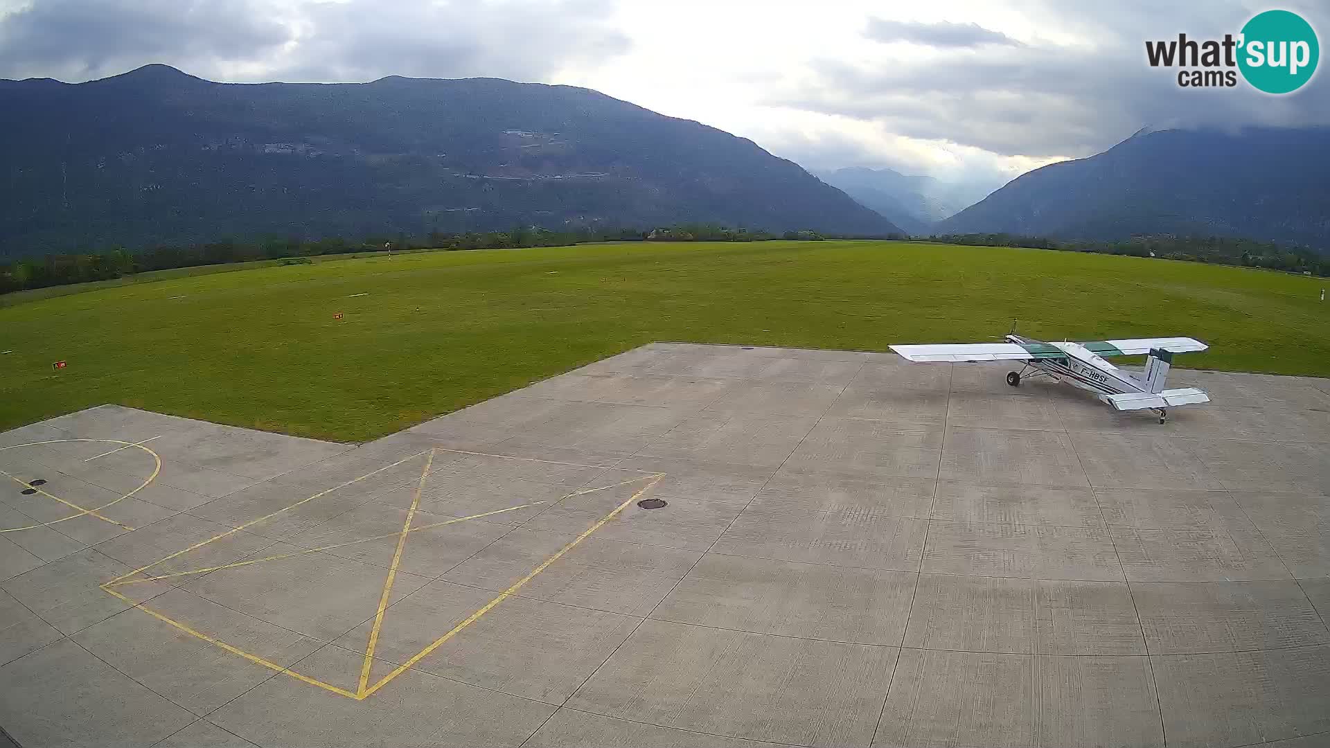 Web kamera zračne luke Bovec – Skydive Bovec
