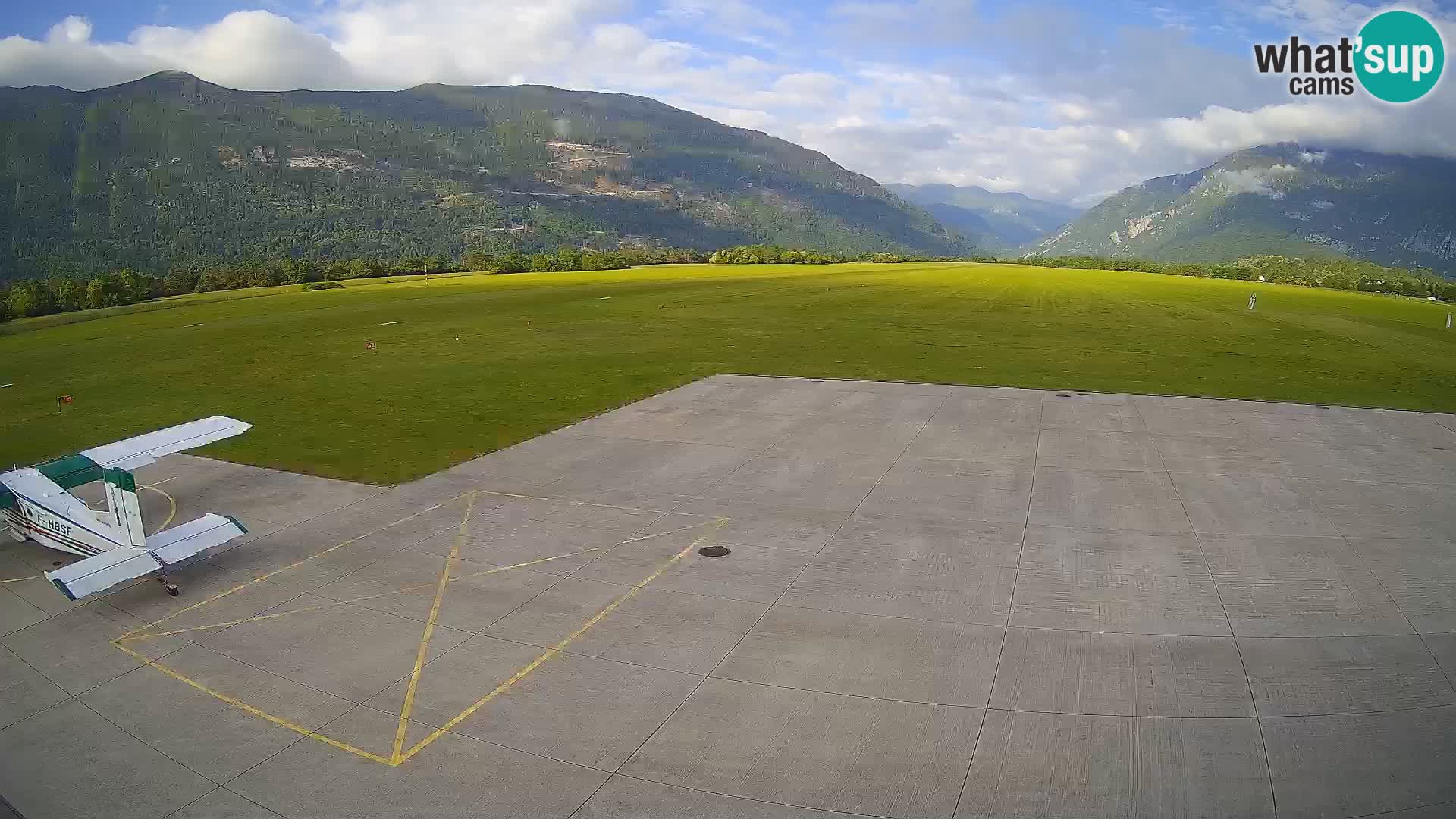 Web kamera zračne luke Bovec – Skydive Bovec