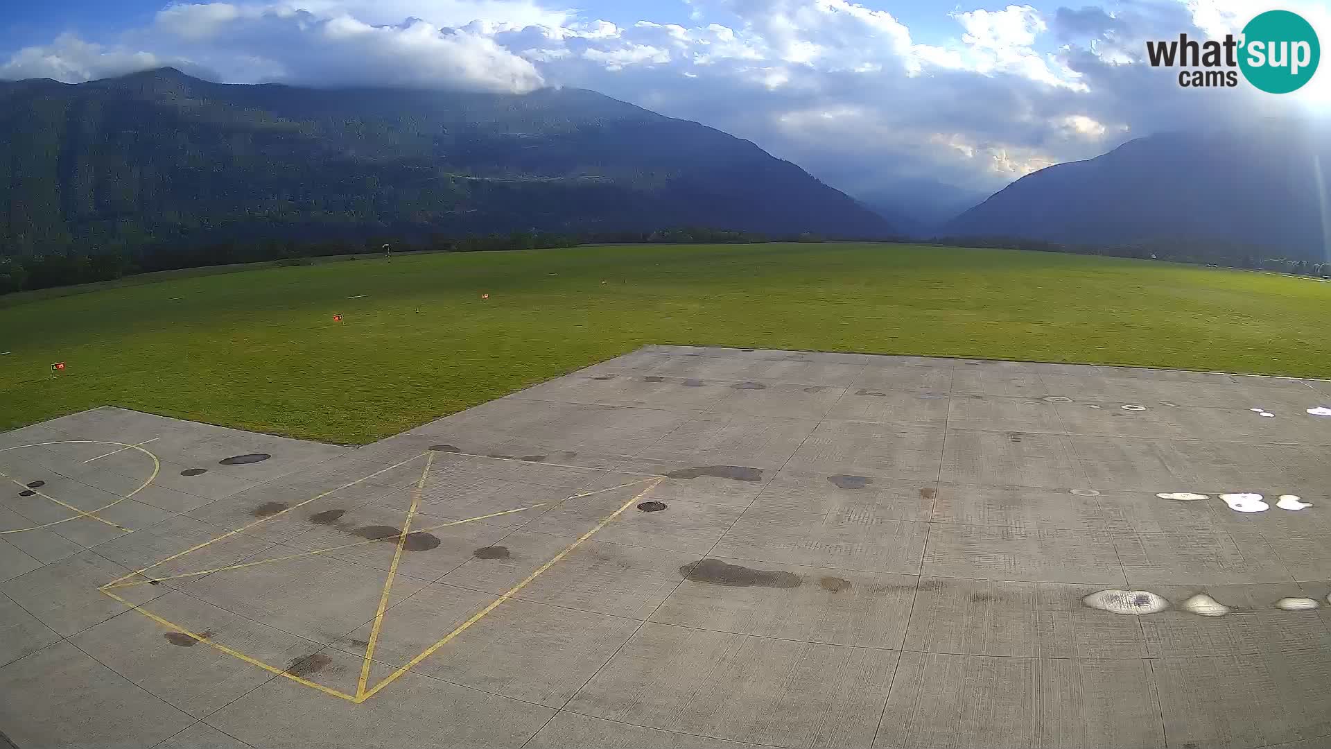 Bovec spletna kamera letališče – Skydive Bovec