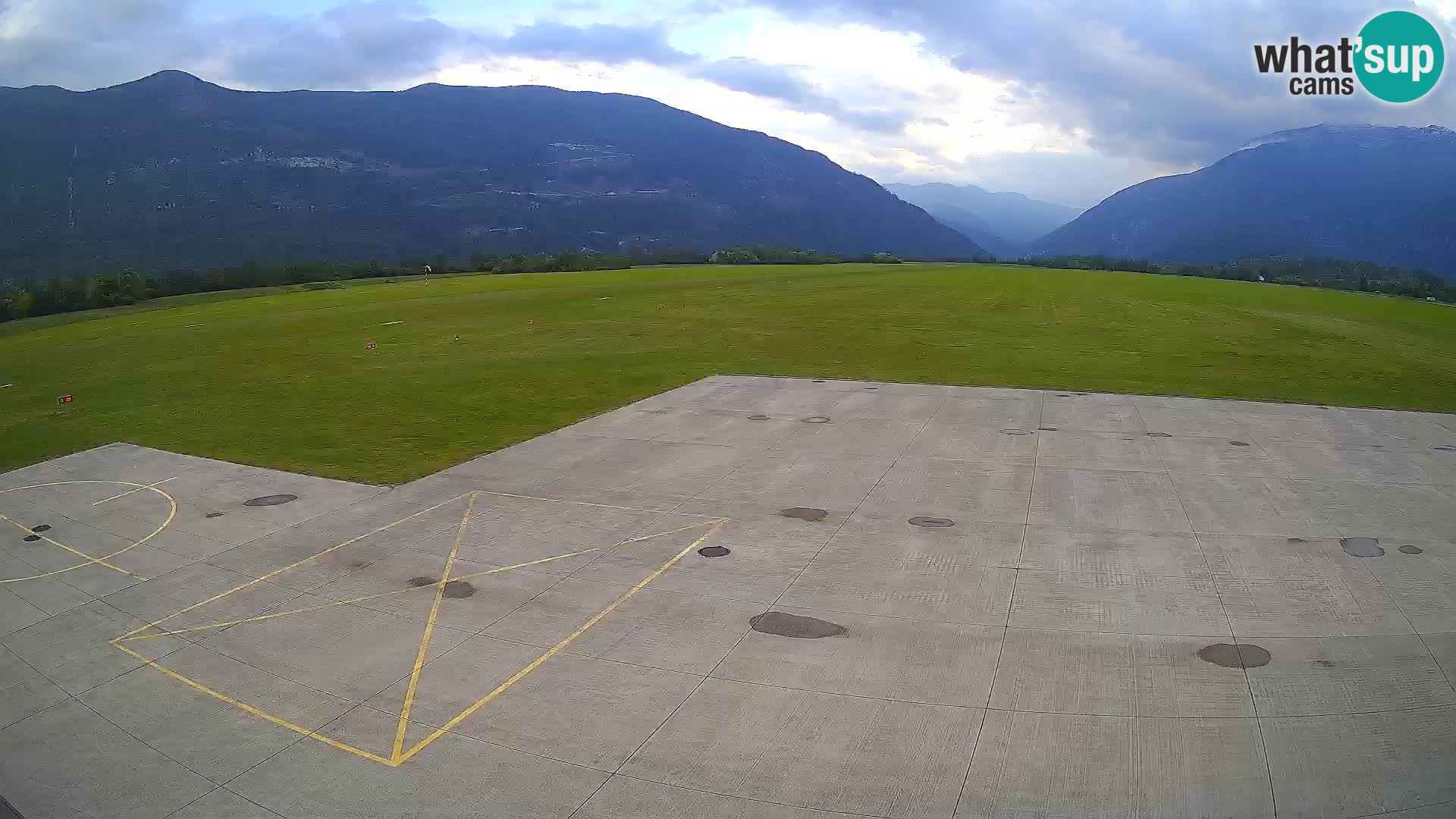 Web kamera zračne luke Bovec – Skydive Bovec