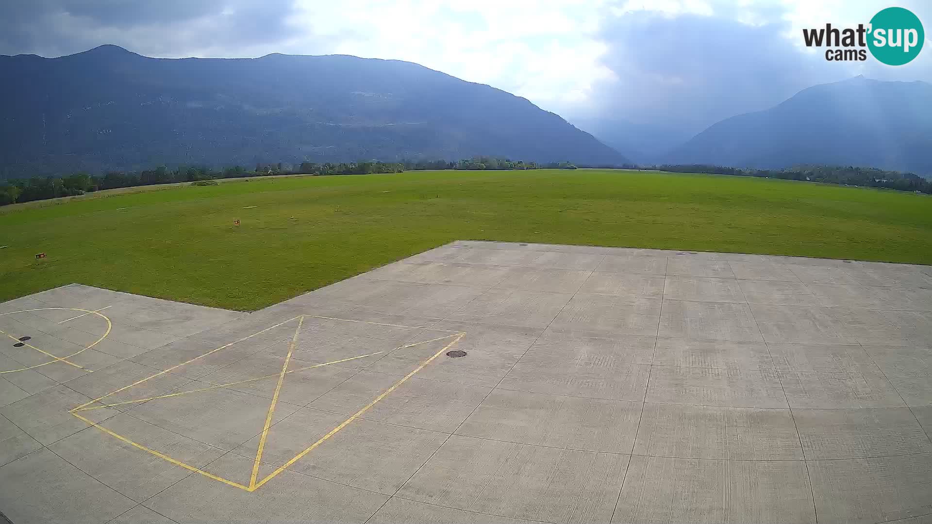 Bovec spletna kamera letališče – Skydive Bovec