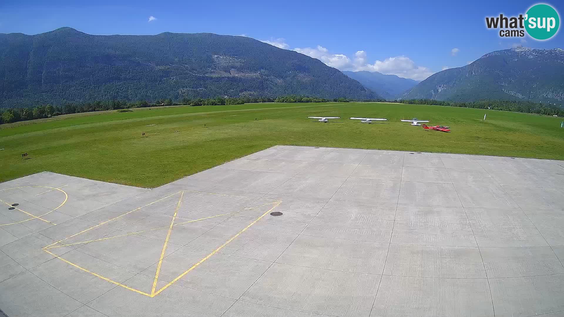 Webcam aereoporto di Bovec (Plezzo) – Vista verso il Kanin