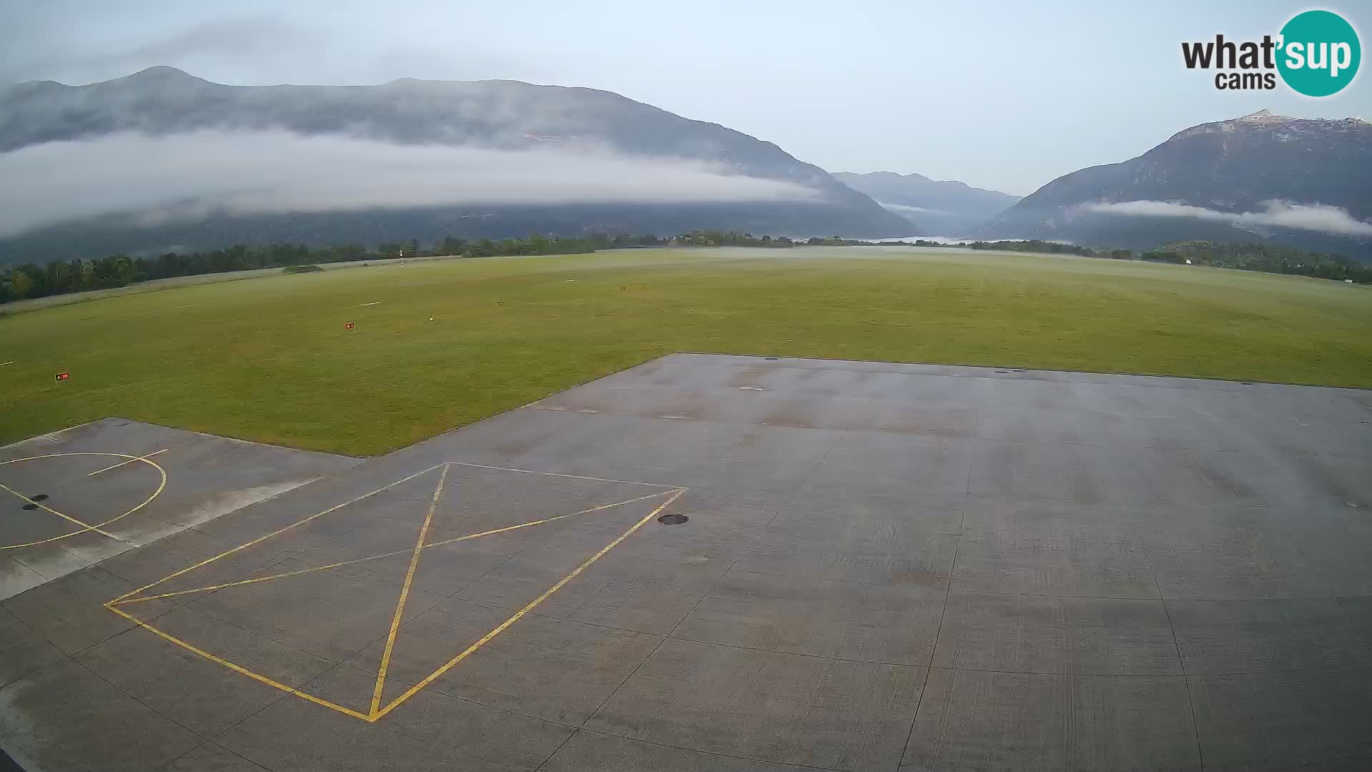 Webcam aereoporto di Bovec (Plezzo) – Vista verso il Kanin