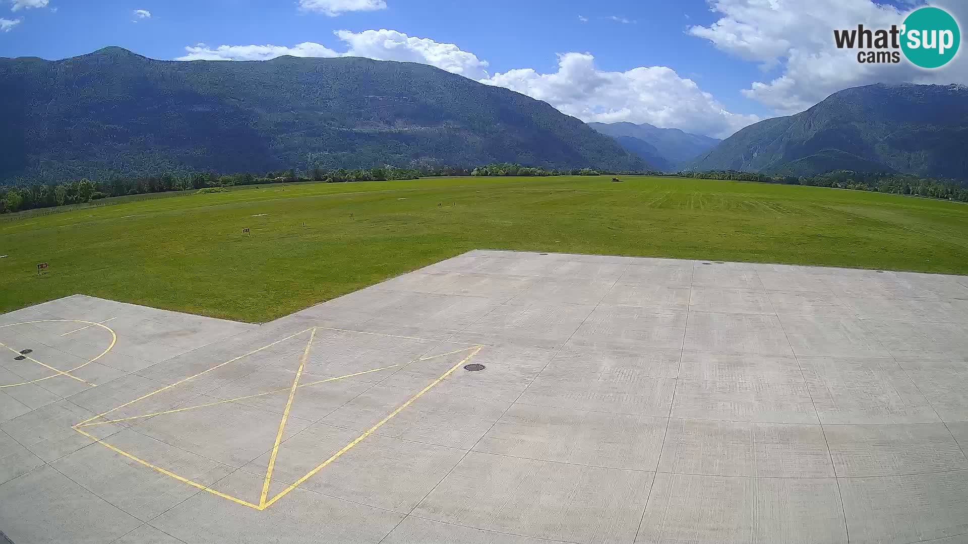 Bovec spletna kamera letališče – Skydive Bovec