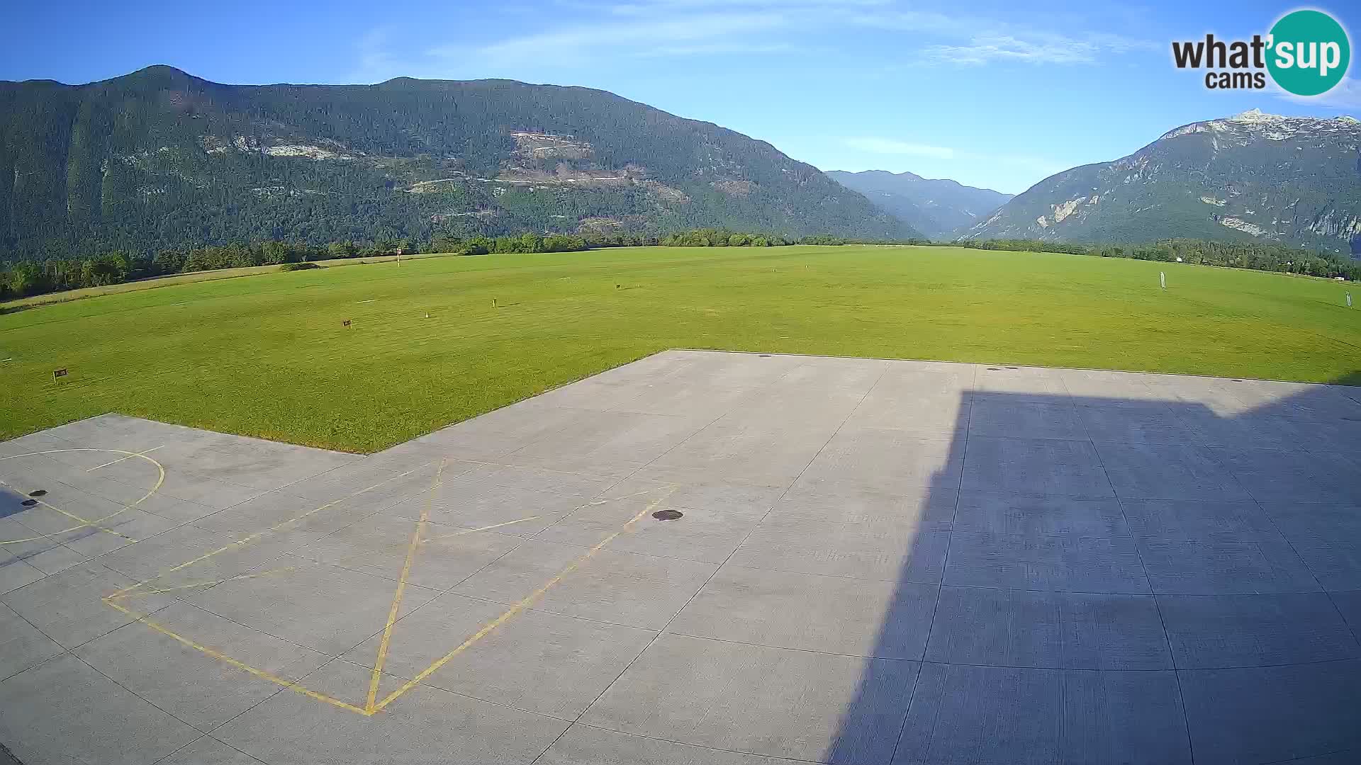 Bovec spletna kamera letališče – Skydive Bovec