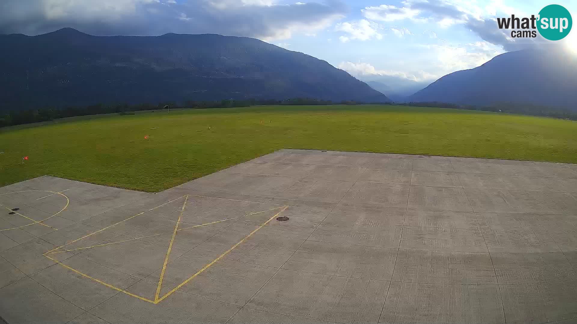 Web kamera zračne luke Bovec – Skydive Bovec